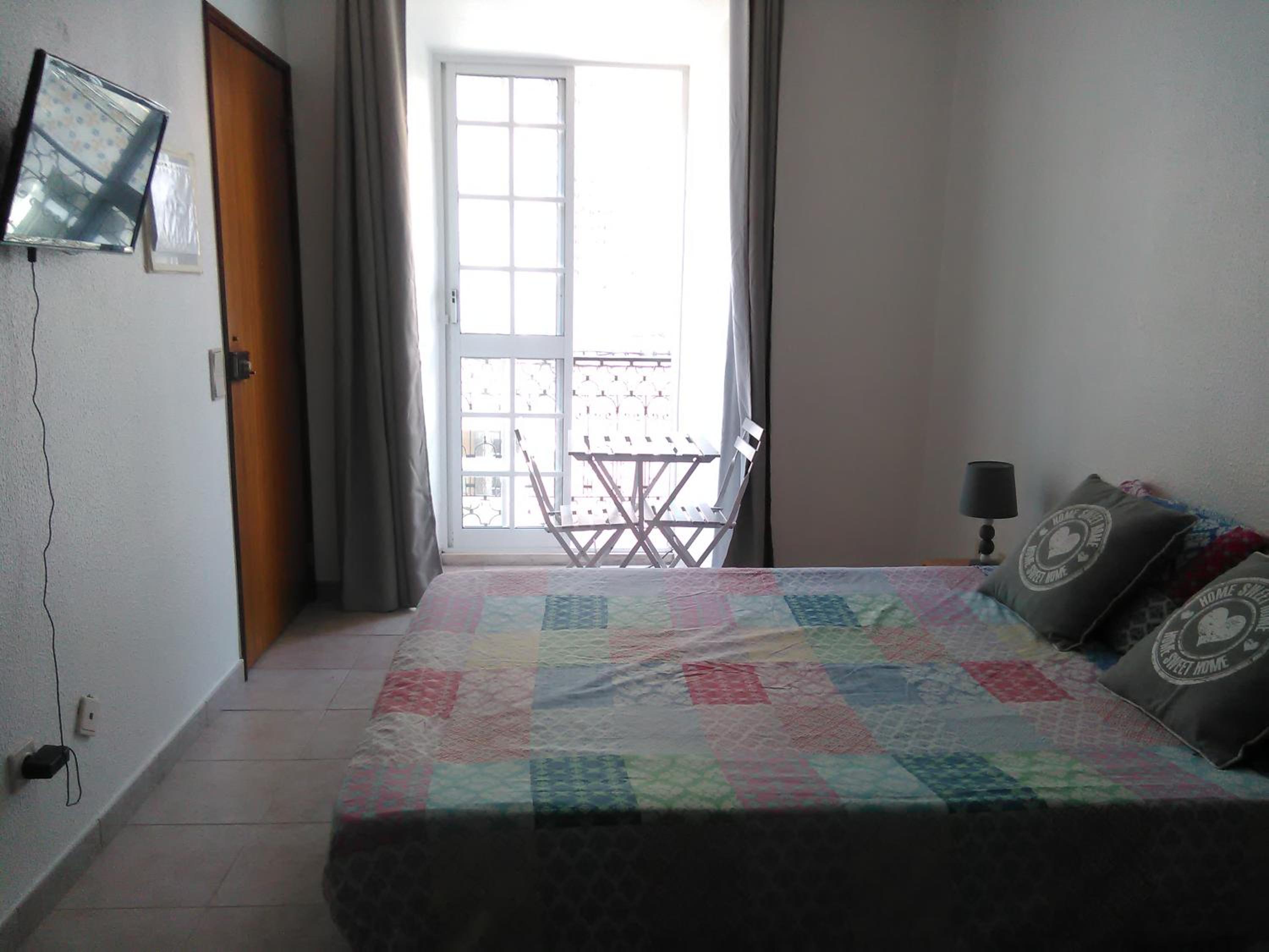 Double Room with Private Bathroom - Photo 1