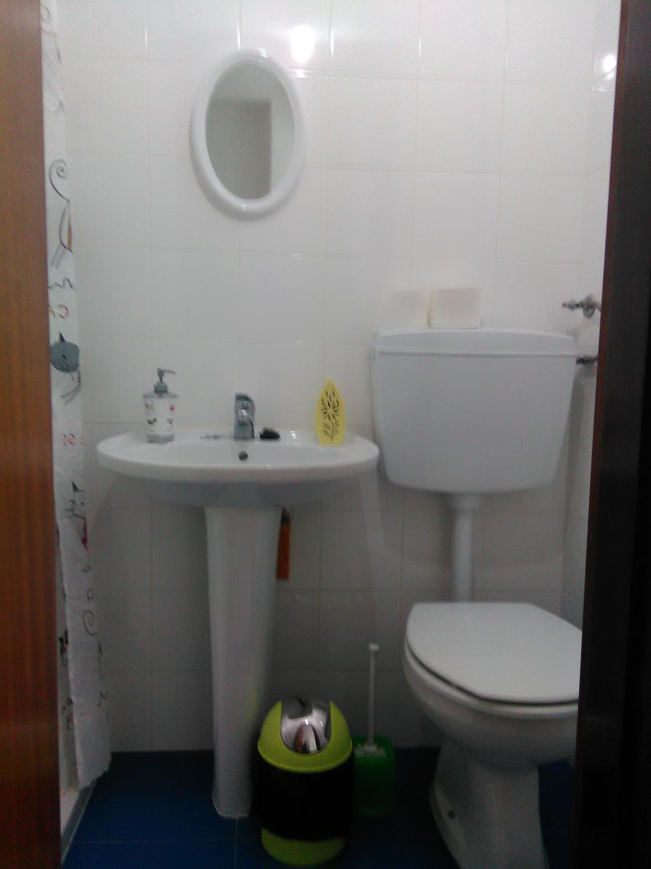 Double Room with Private Bathroom - Photo 4