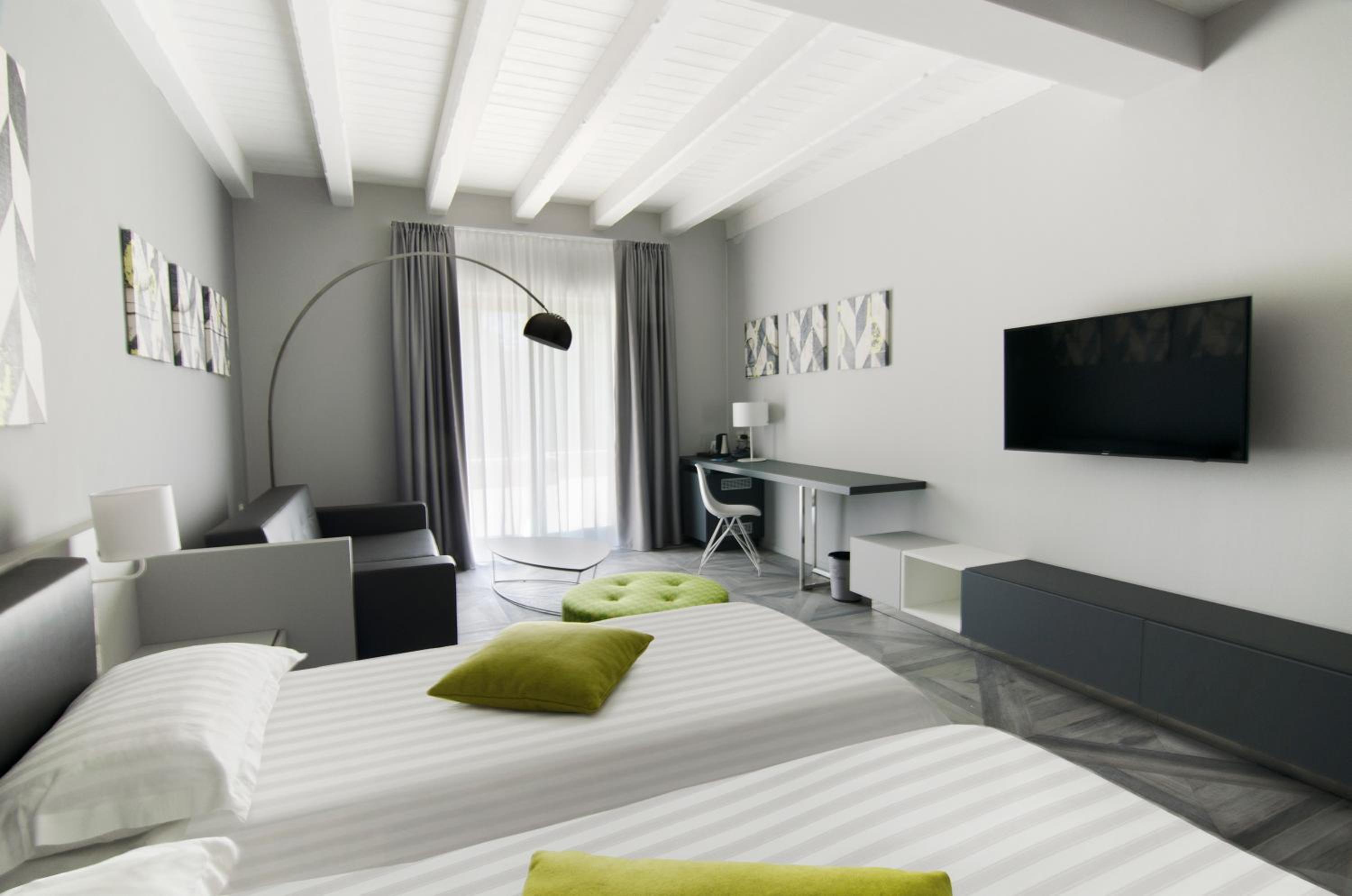 Suite Junior con Balcón y Vista al Jardín