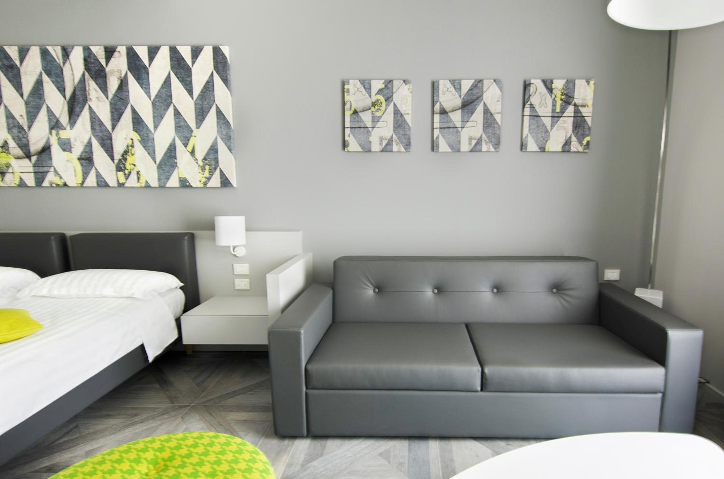 Junior Suite with Balcony and Garden View photo 3