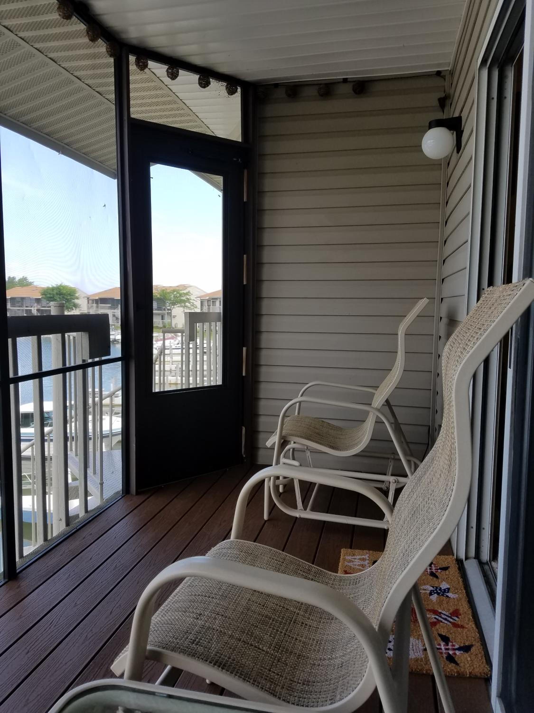 Apartment with Balcony photo 2