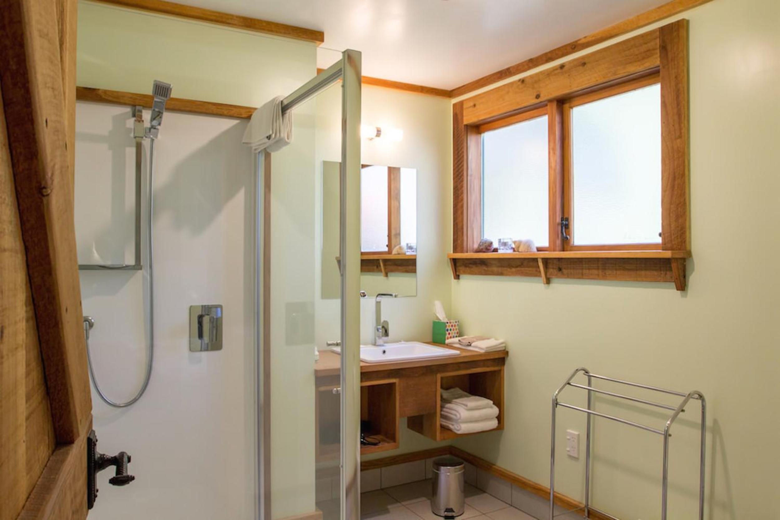 One-Bedroom Lodge Suite photo 3