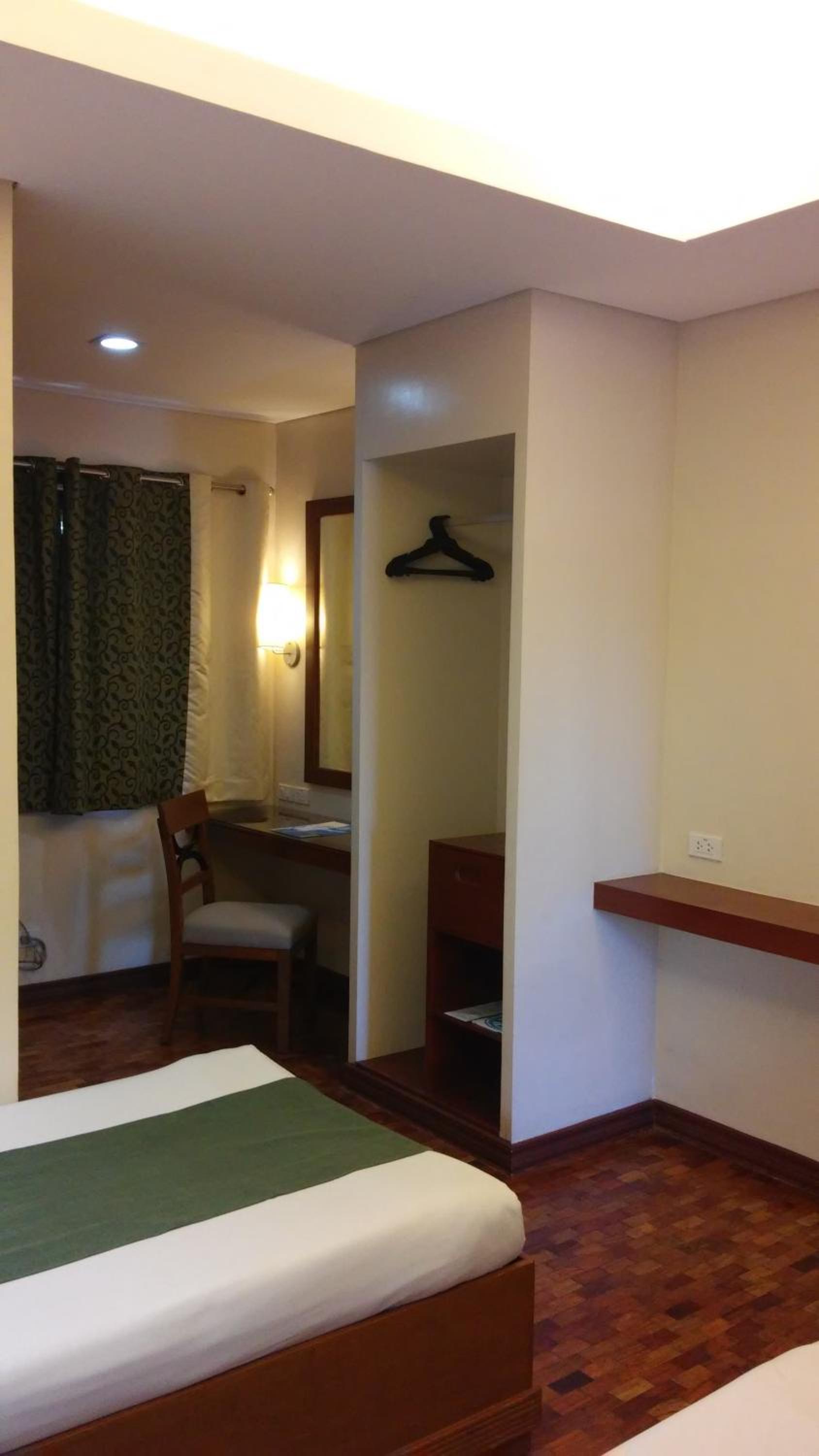 Superior Room with Airconditioned - Photo 7