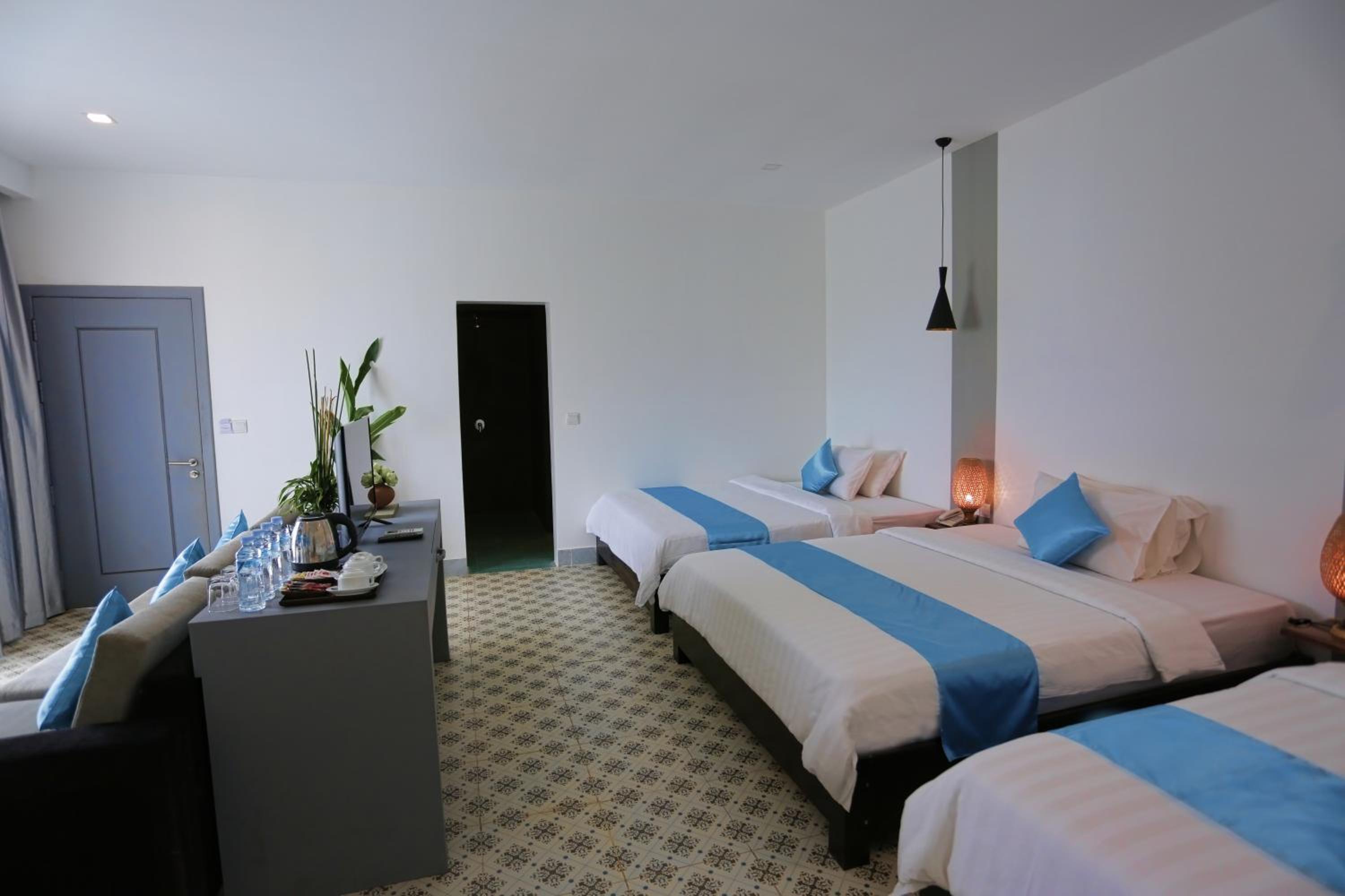 Deluxe Family Suite Pool View