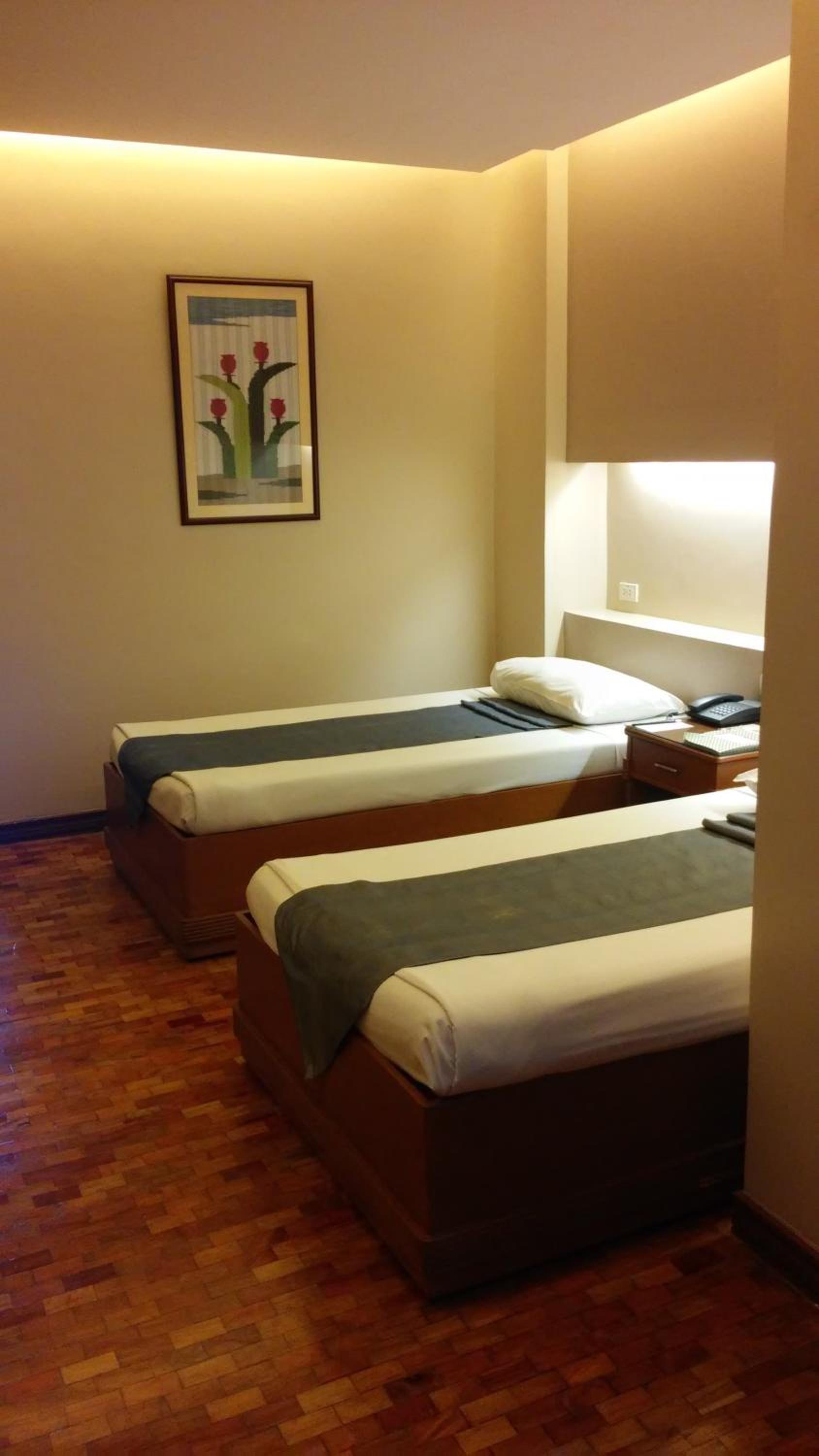 Superior Room with Airconditioned - Photo 4