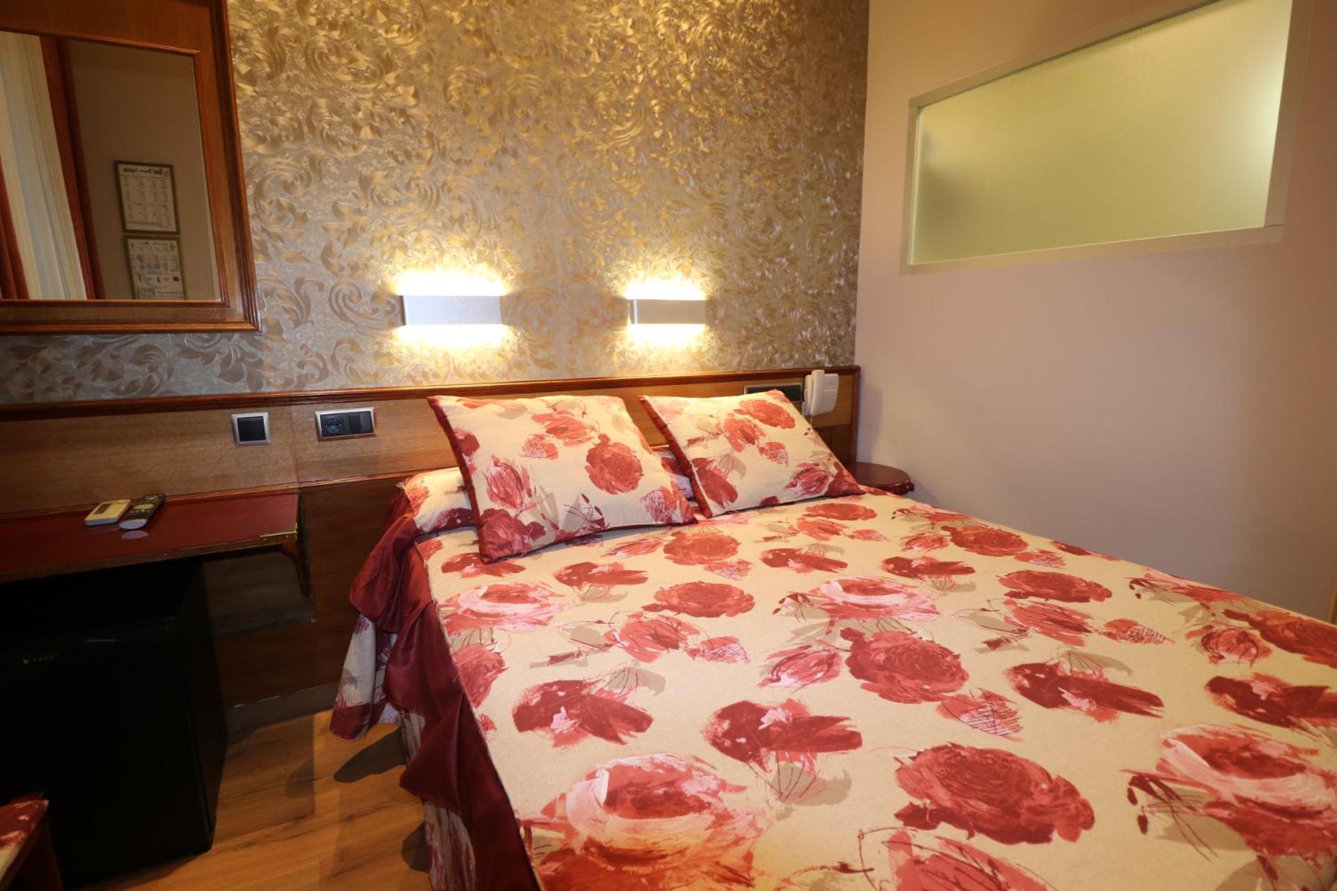 Double Room - Photo 4