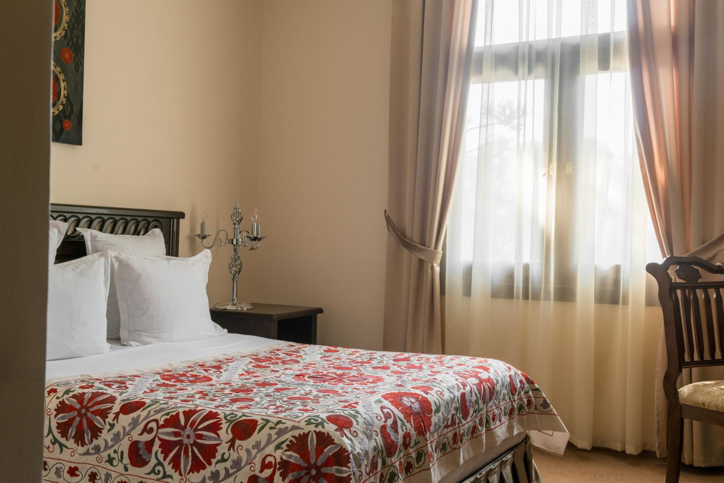 Standard Double Room, 1 Queen Bed