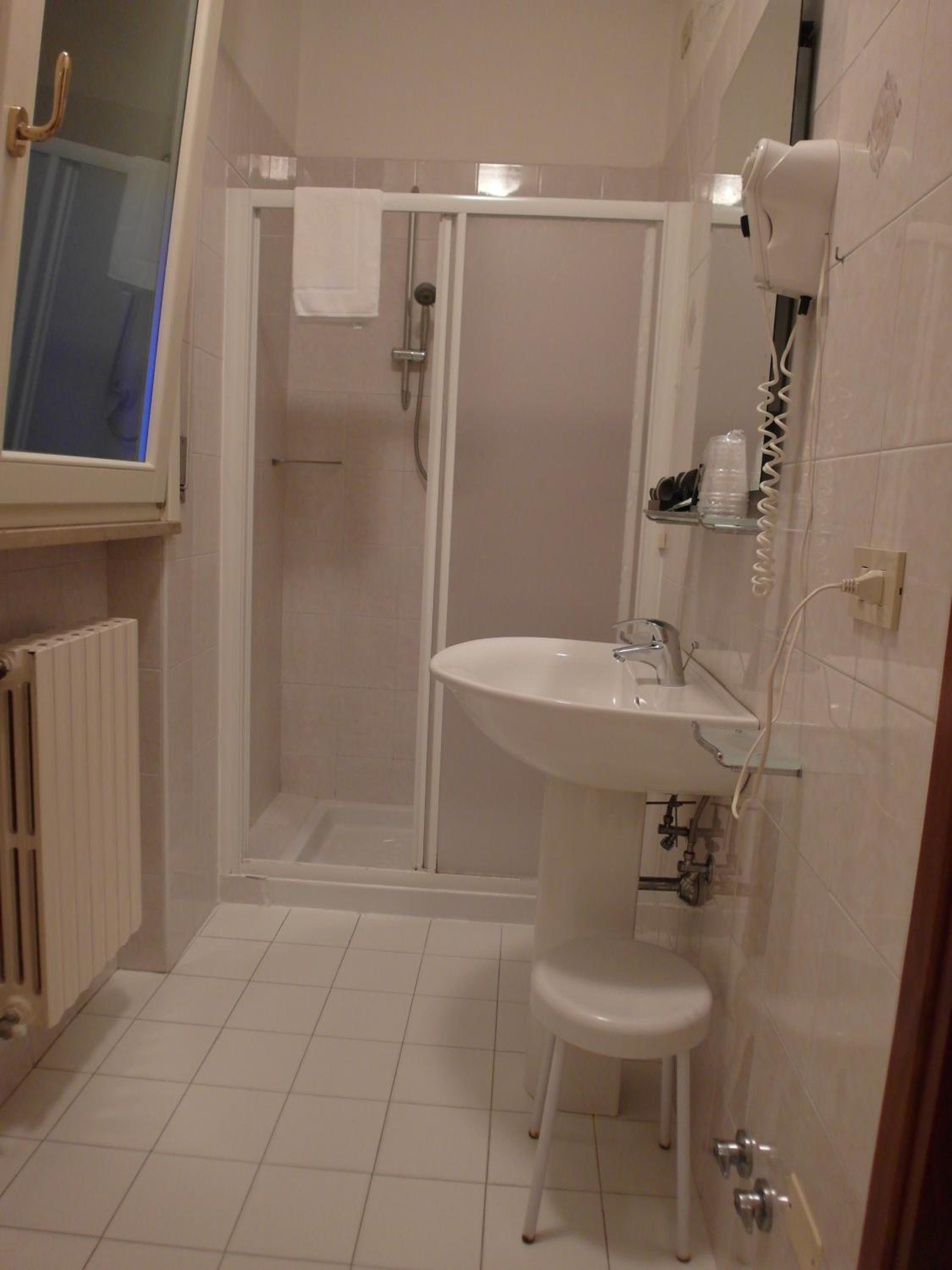Triple Room with Balcony - Photo 4