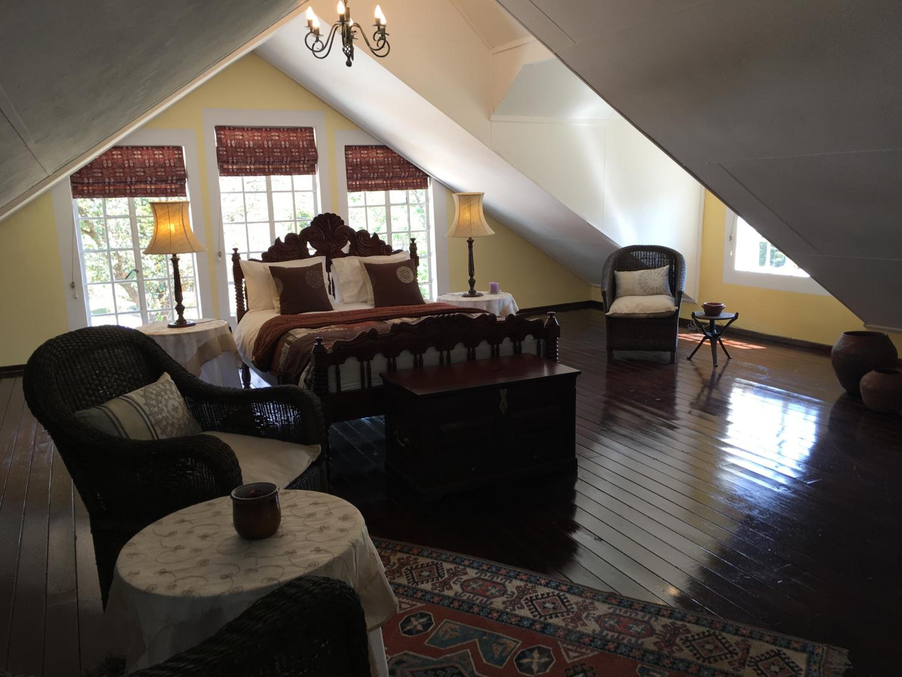 Deluxe Family Suite - Photo 4