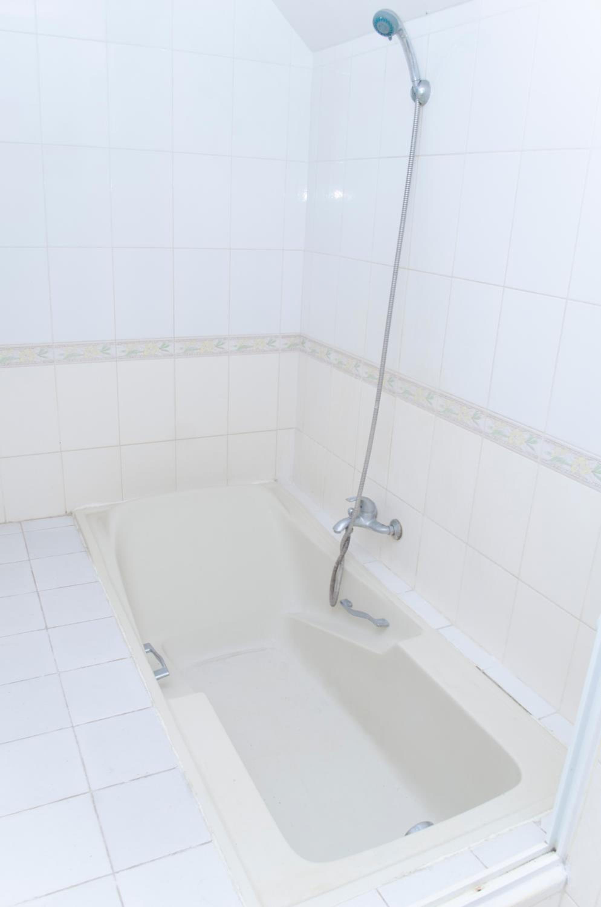 Studio Apartment - Photo 9