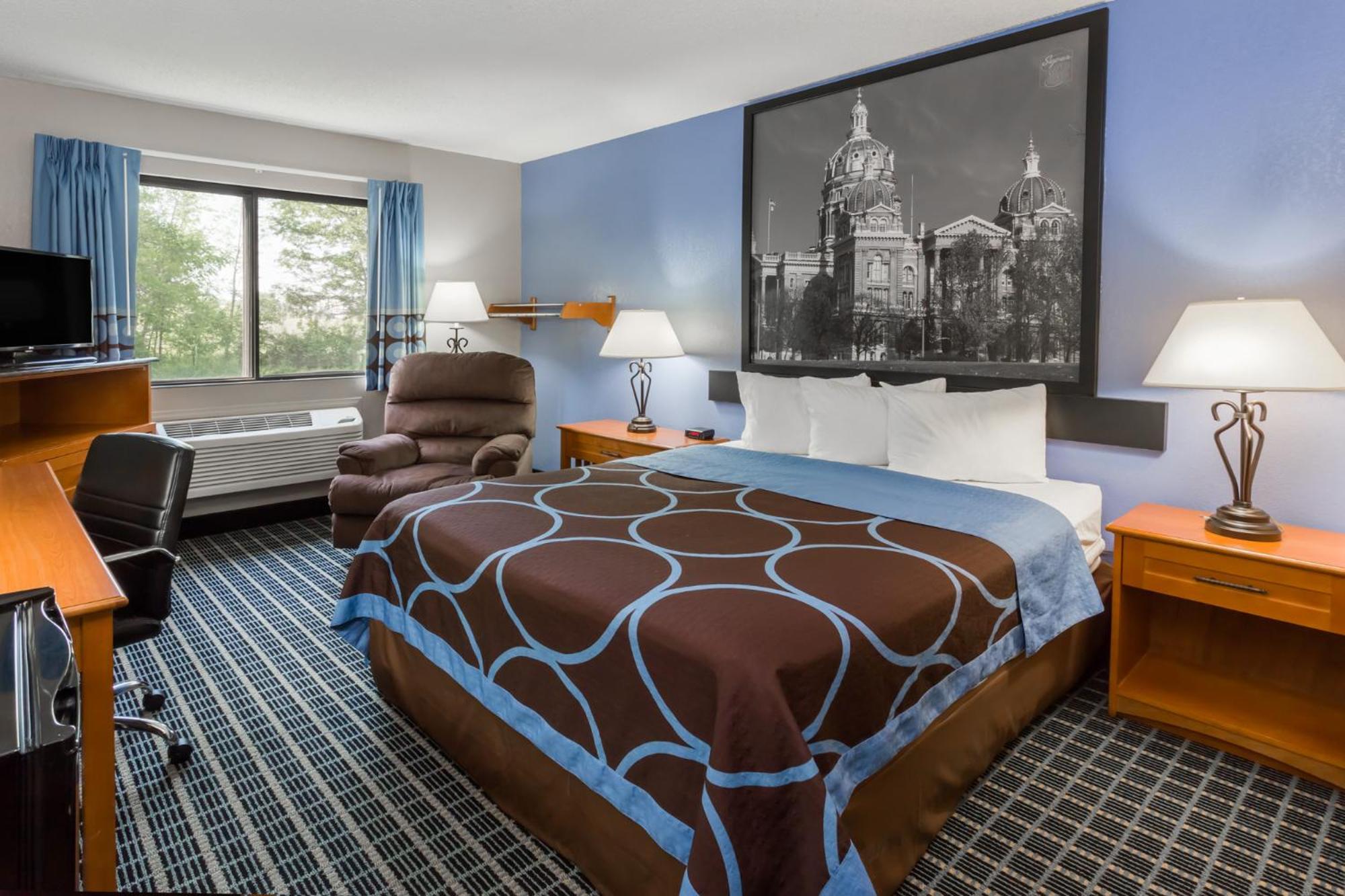 King Room - Non-Smoking - Photo 3