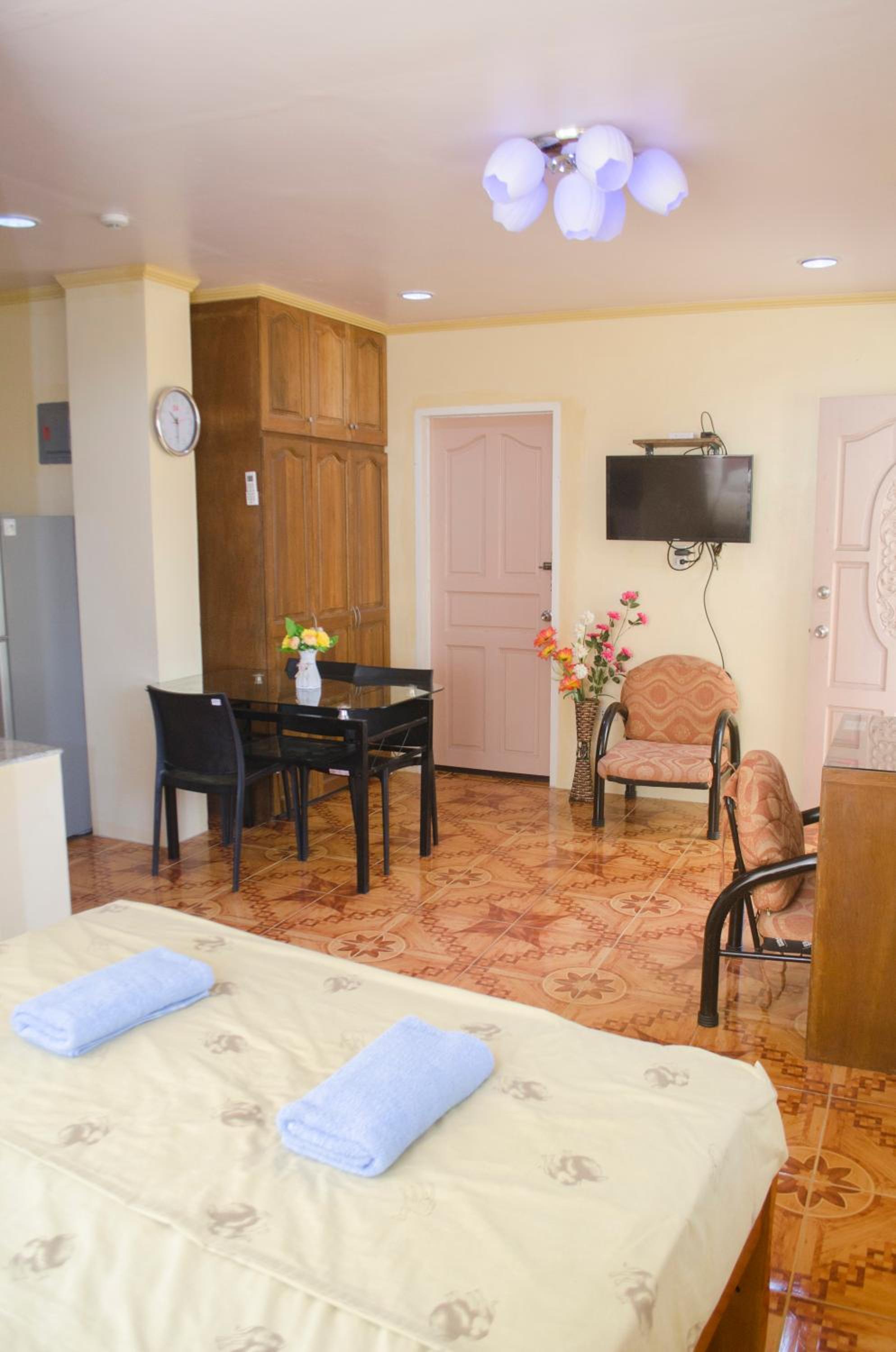 Deluxe Apartment - Photo 2