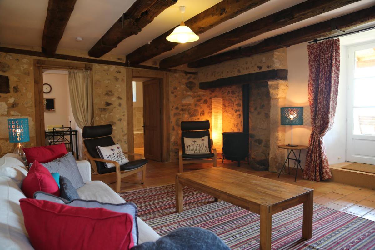Two-Bedroom House - Photo 10
