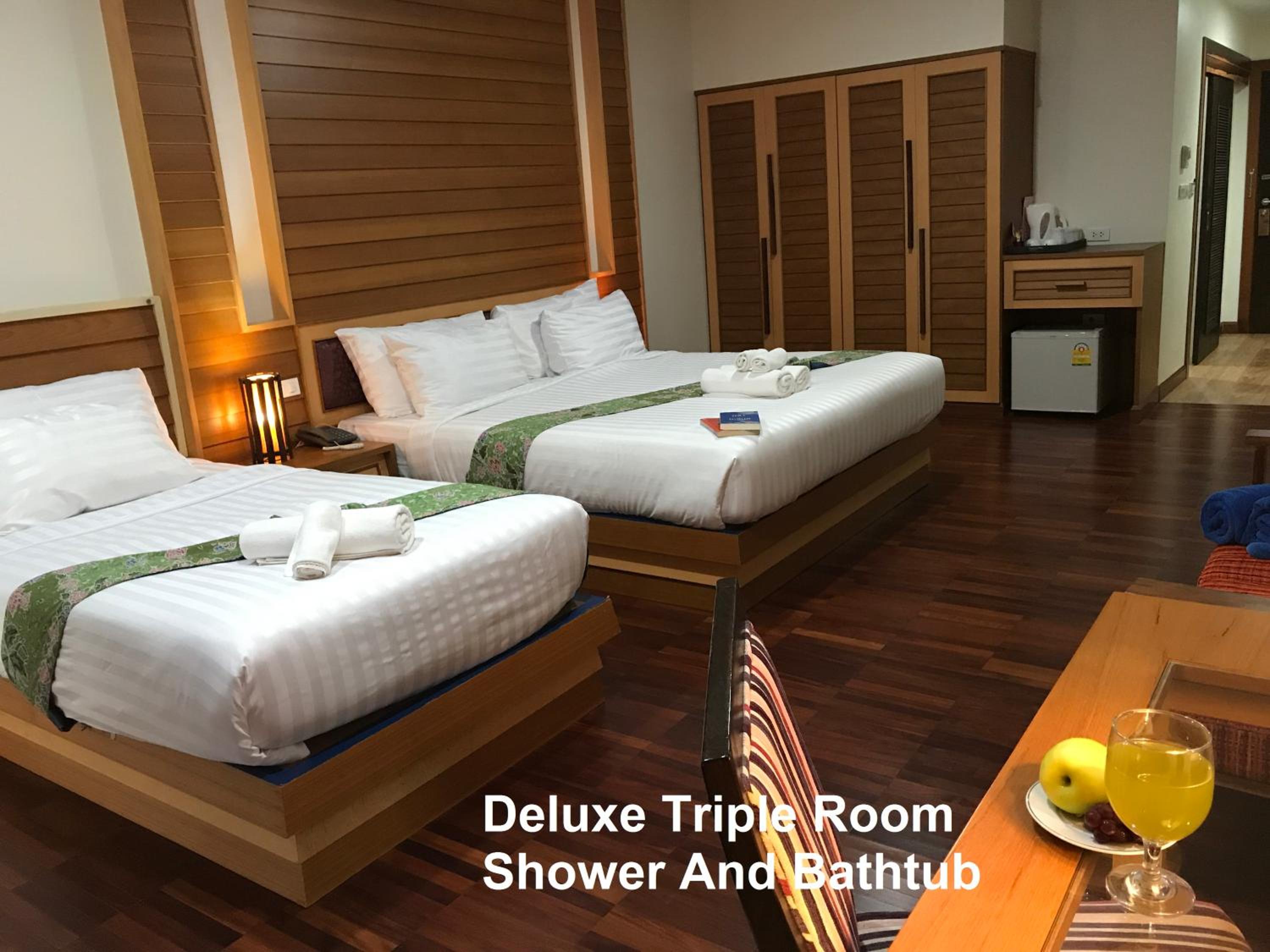 Deluxe Triple Room photo 3