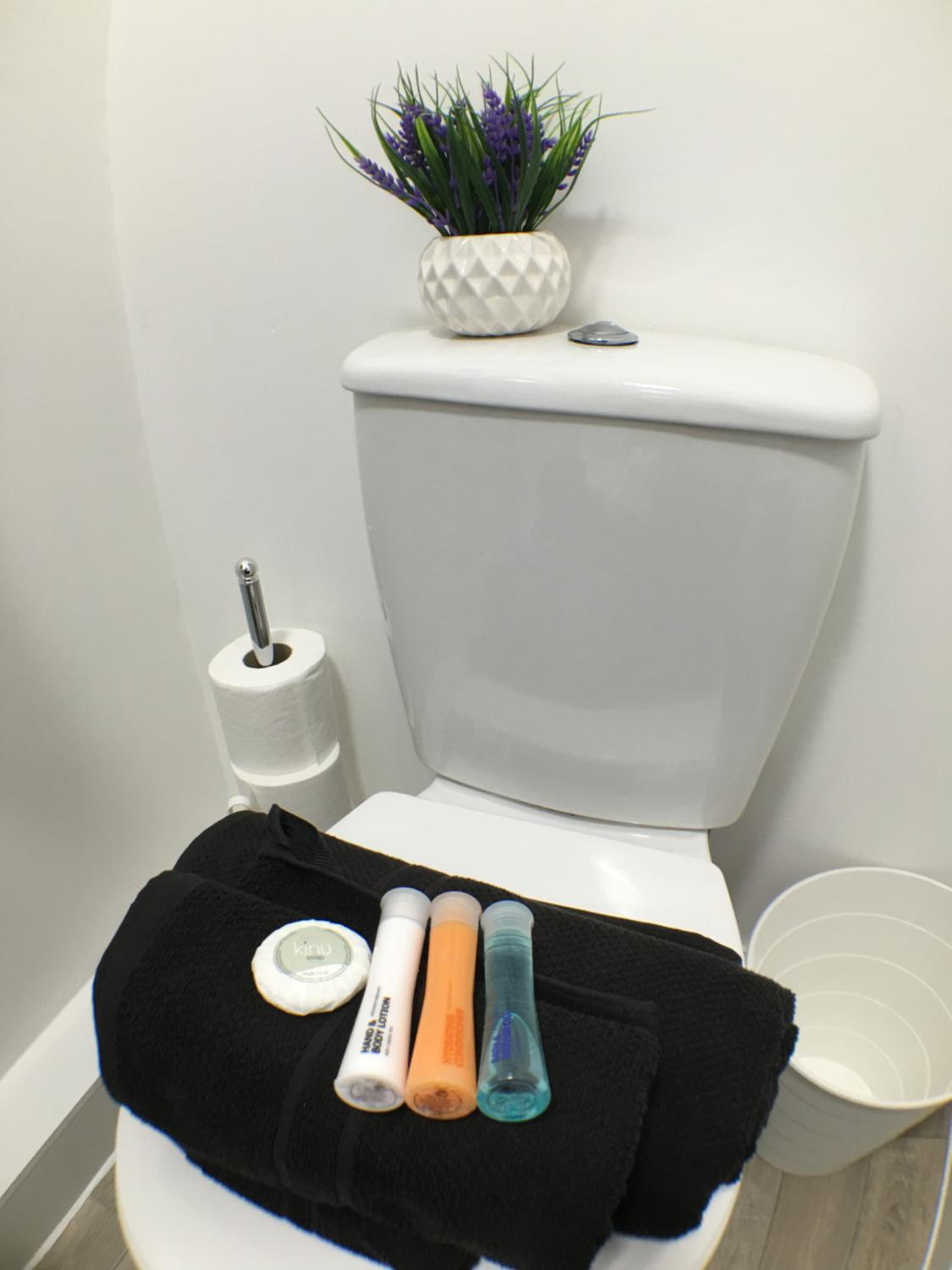 Budget Double Room - Photo 11