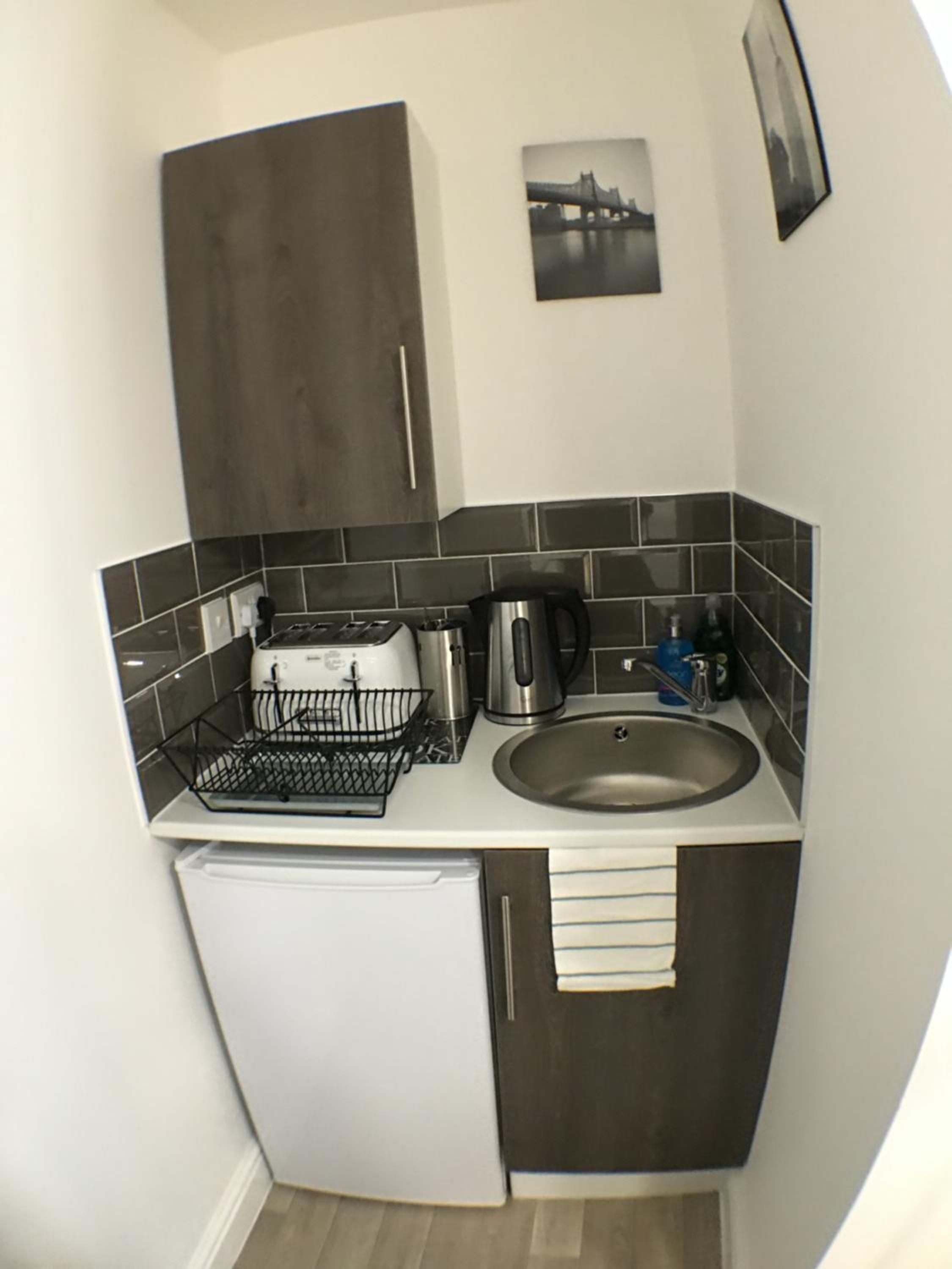 Budget Double Room - Photo 27