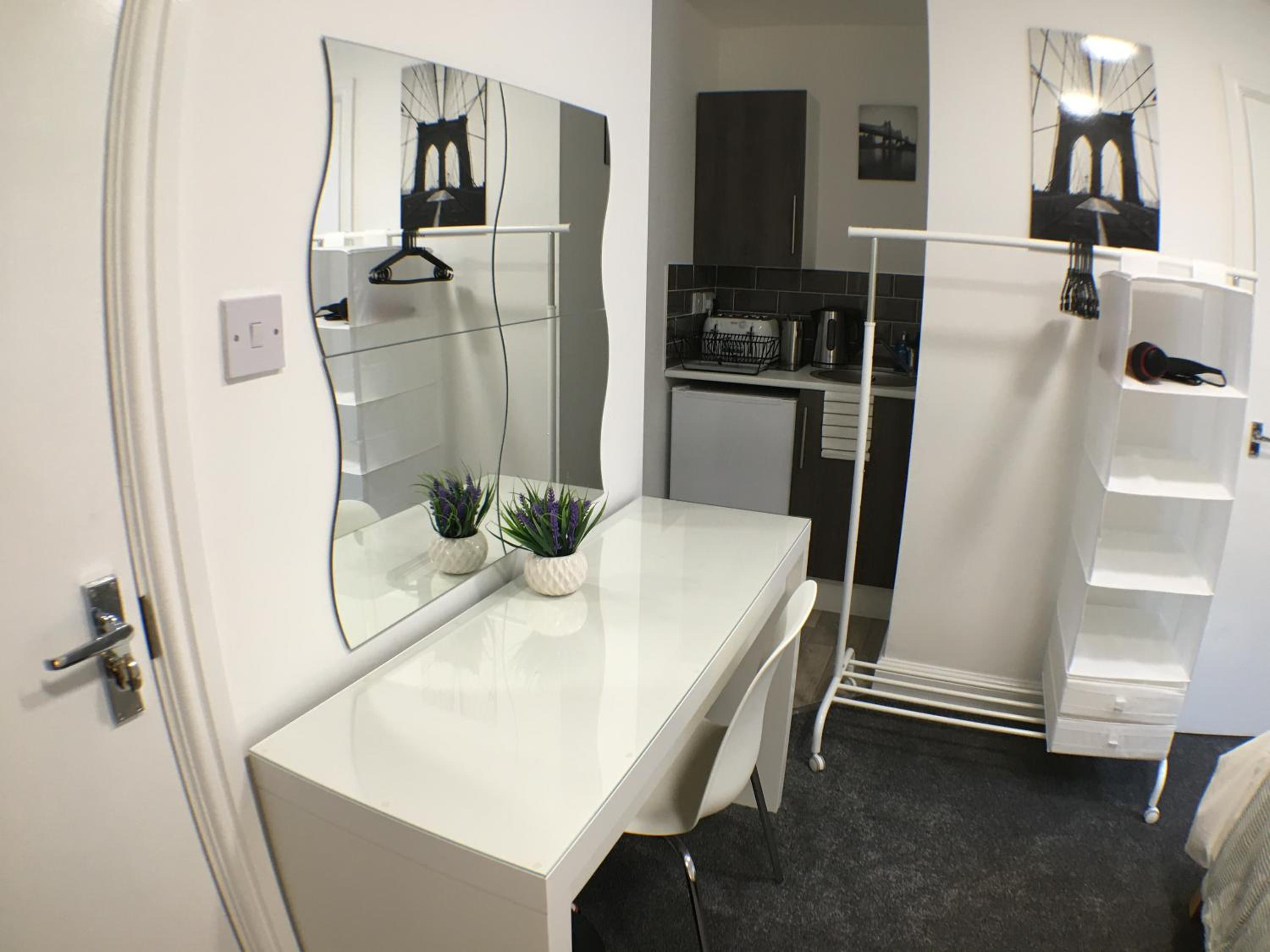 Budget Double Room - Photo 56