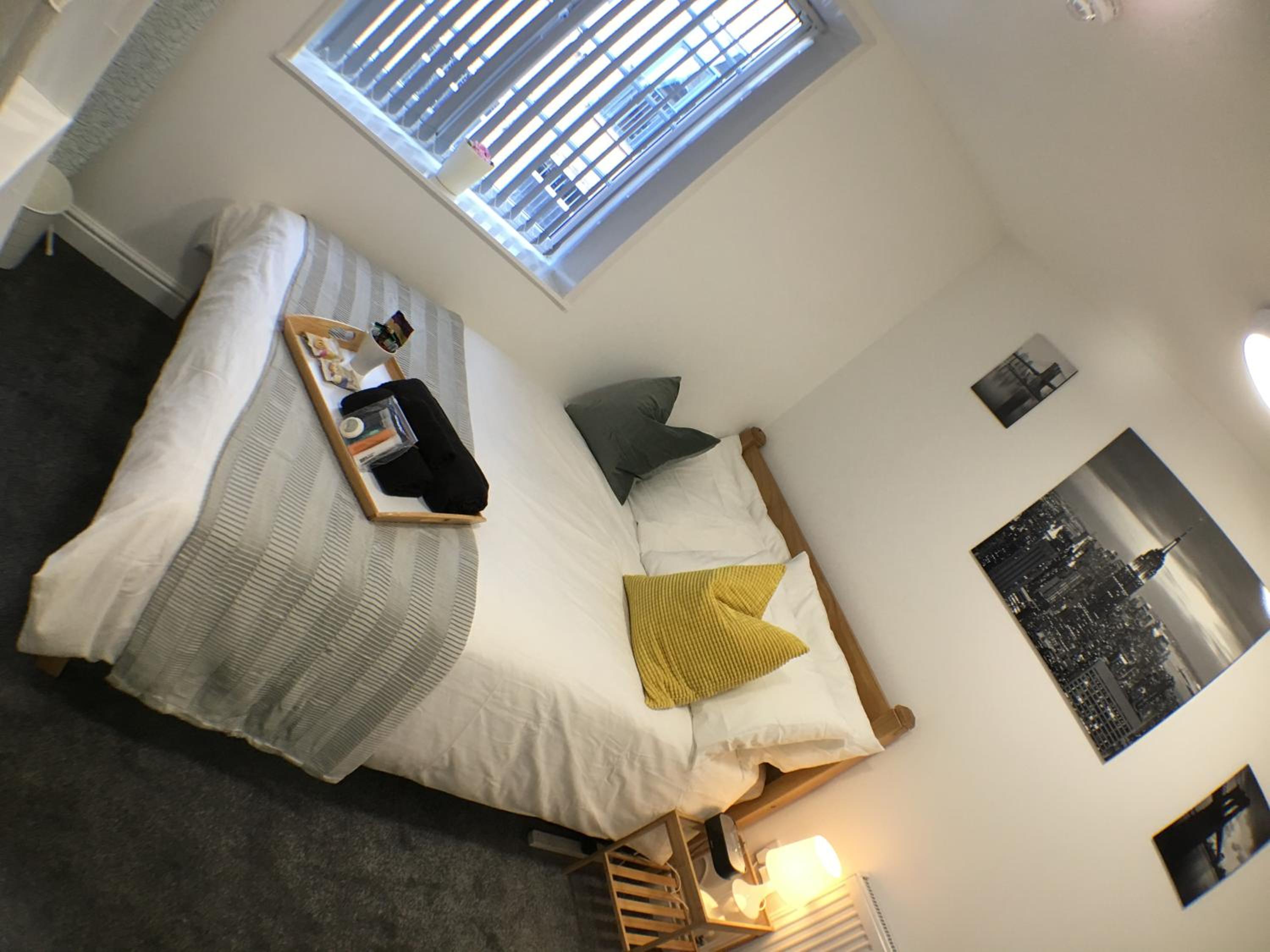 Budget Double Room - Photo 2