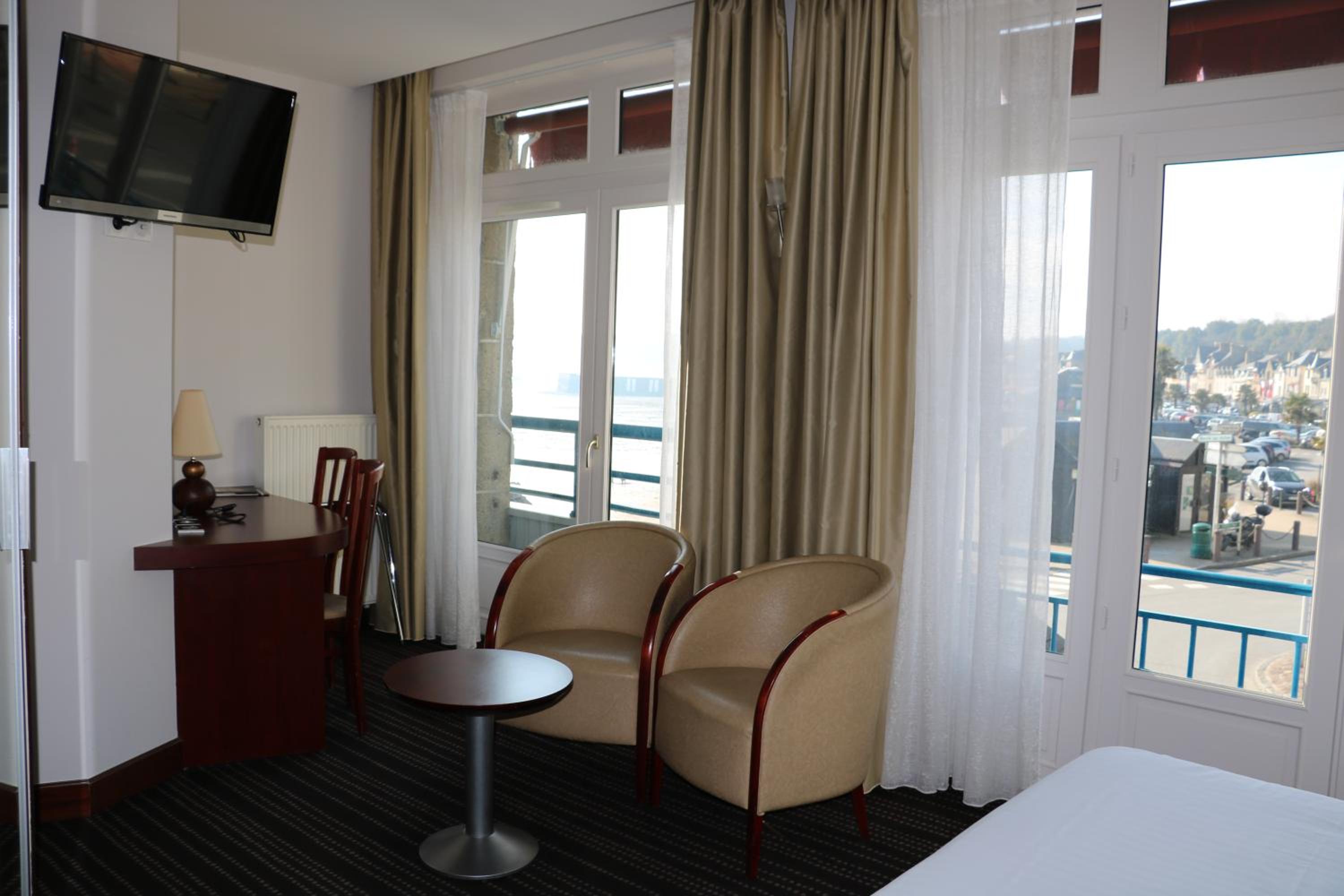 Standard Double Room with Sea or Harbor View - Photo 1