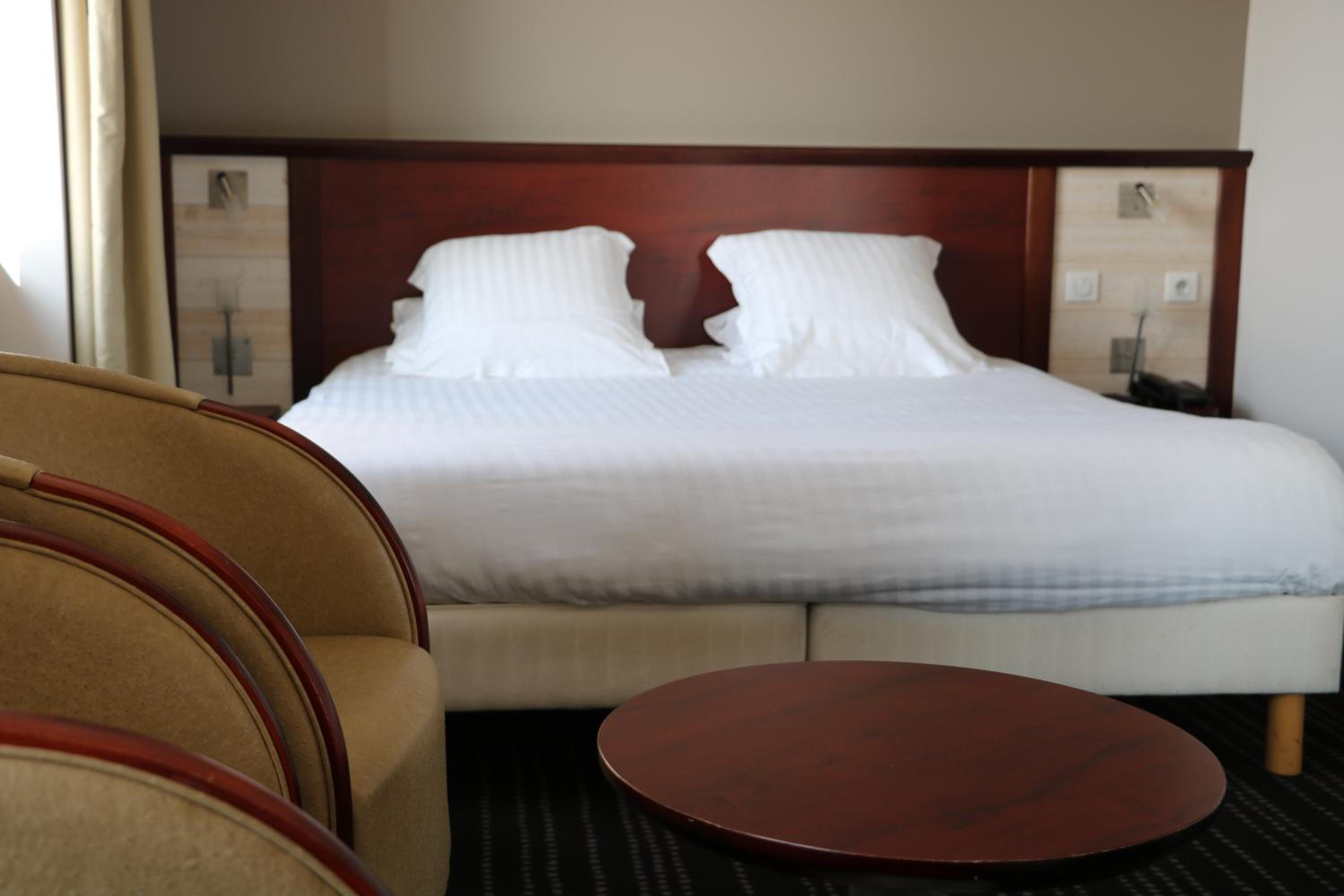Standard Double Room with Sea or Harbor View - Photo 3