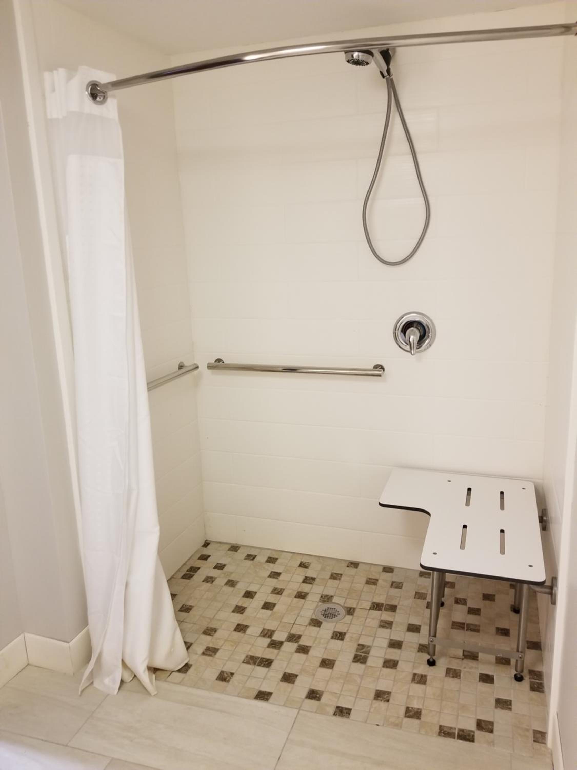 King Room - Disability Access - Photo 5