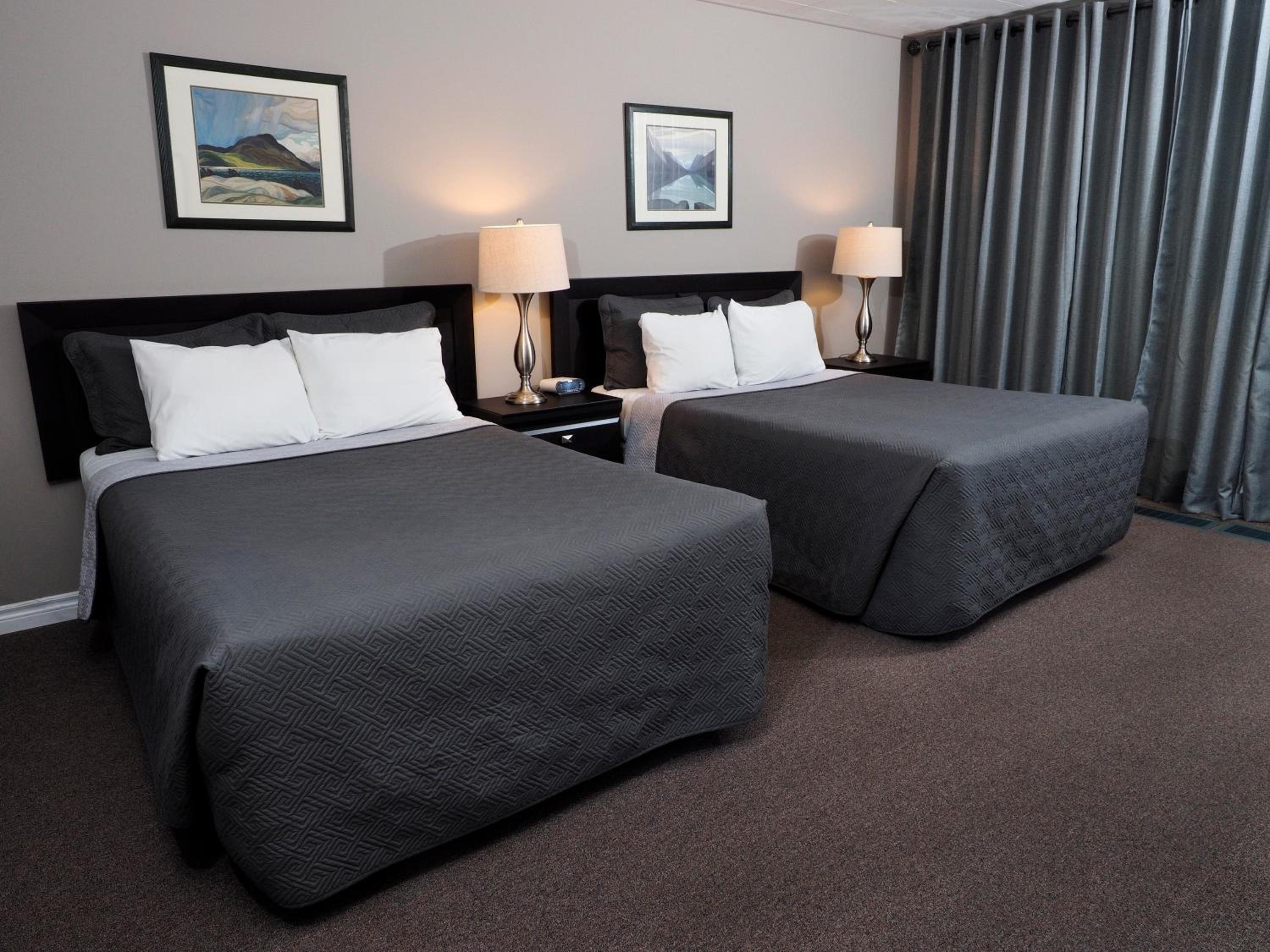 Double Room with Two Double Beds - Non-Smoking- No Pets