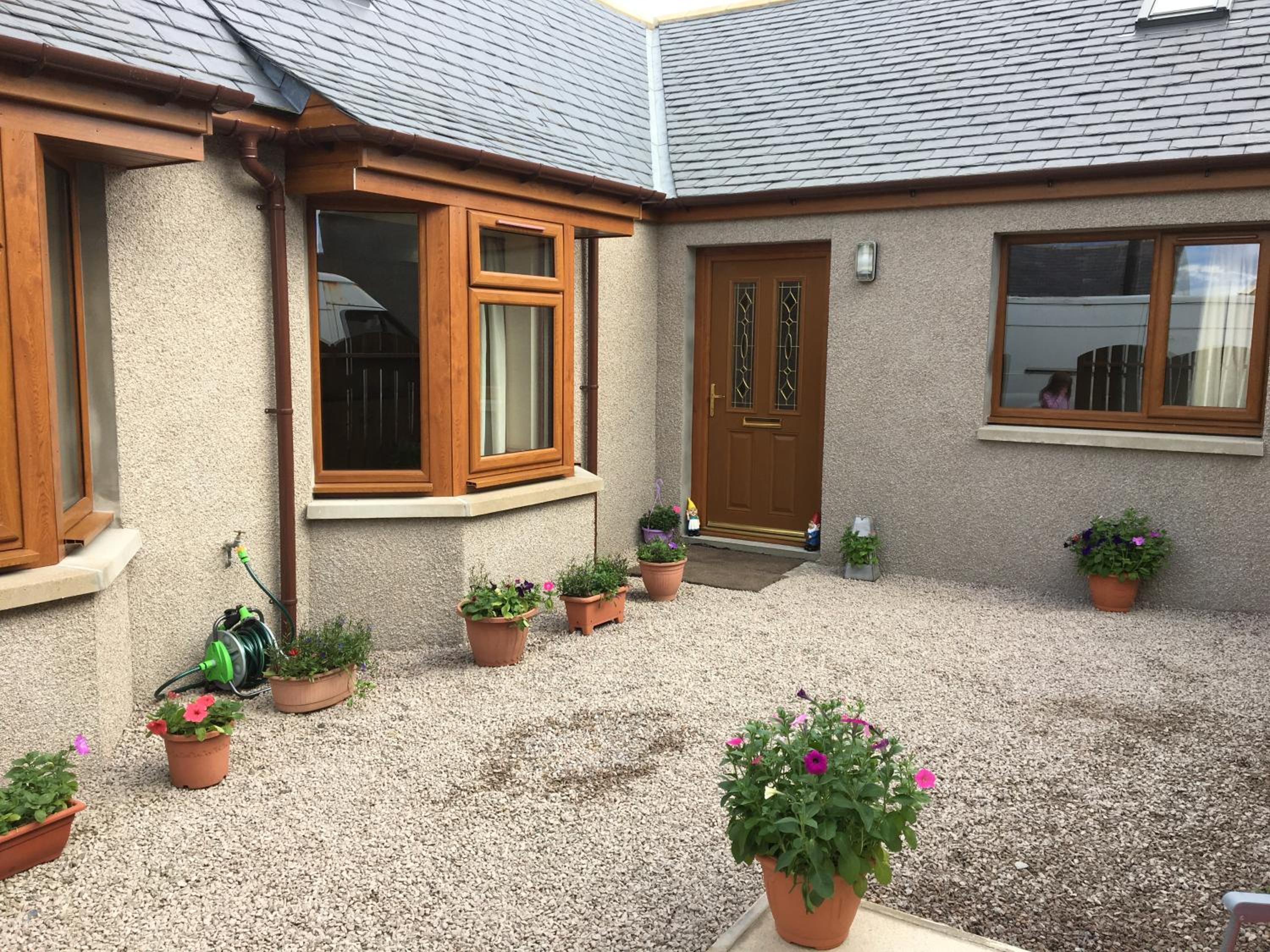 Three-Bedroom House photo 2