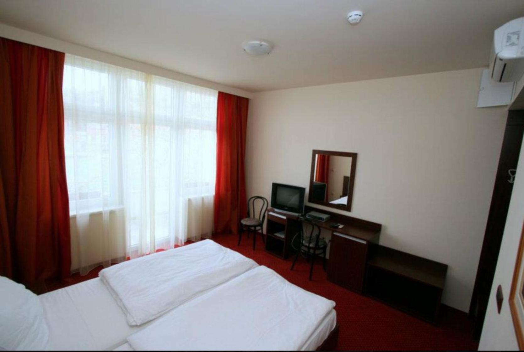 Deluxe Double Room with Balcony and Sea View - Photo 1