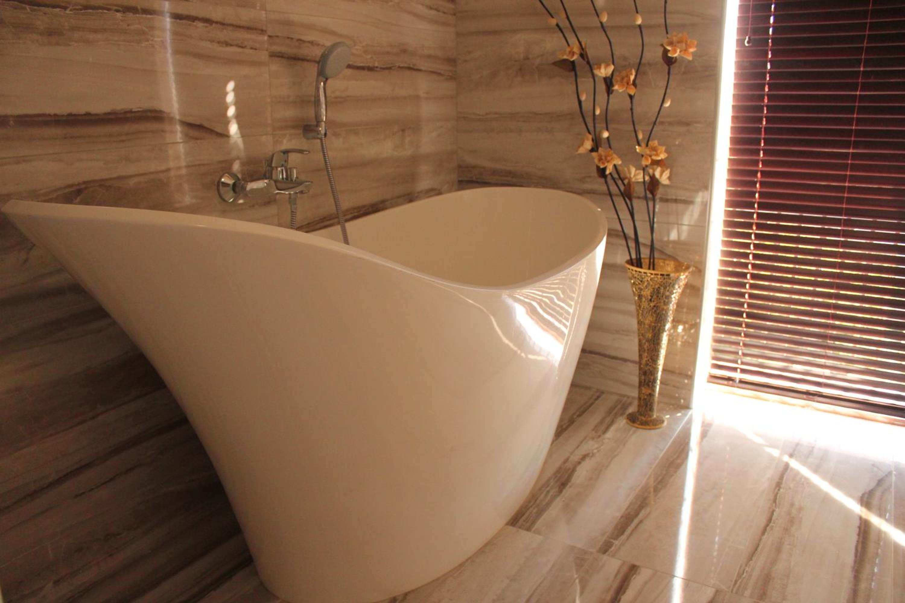 Suite with Terrace - Photo 12