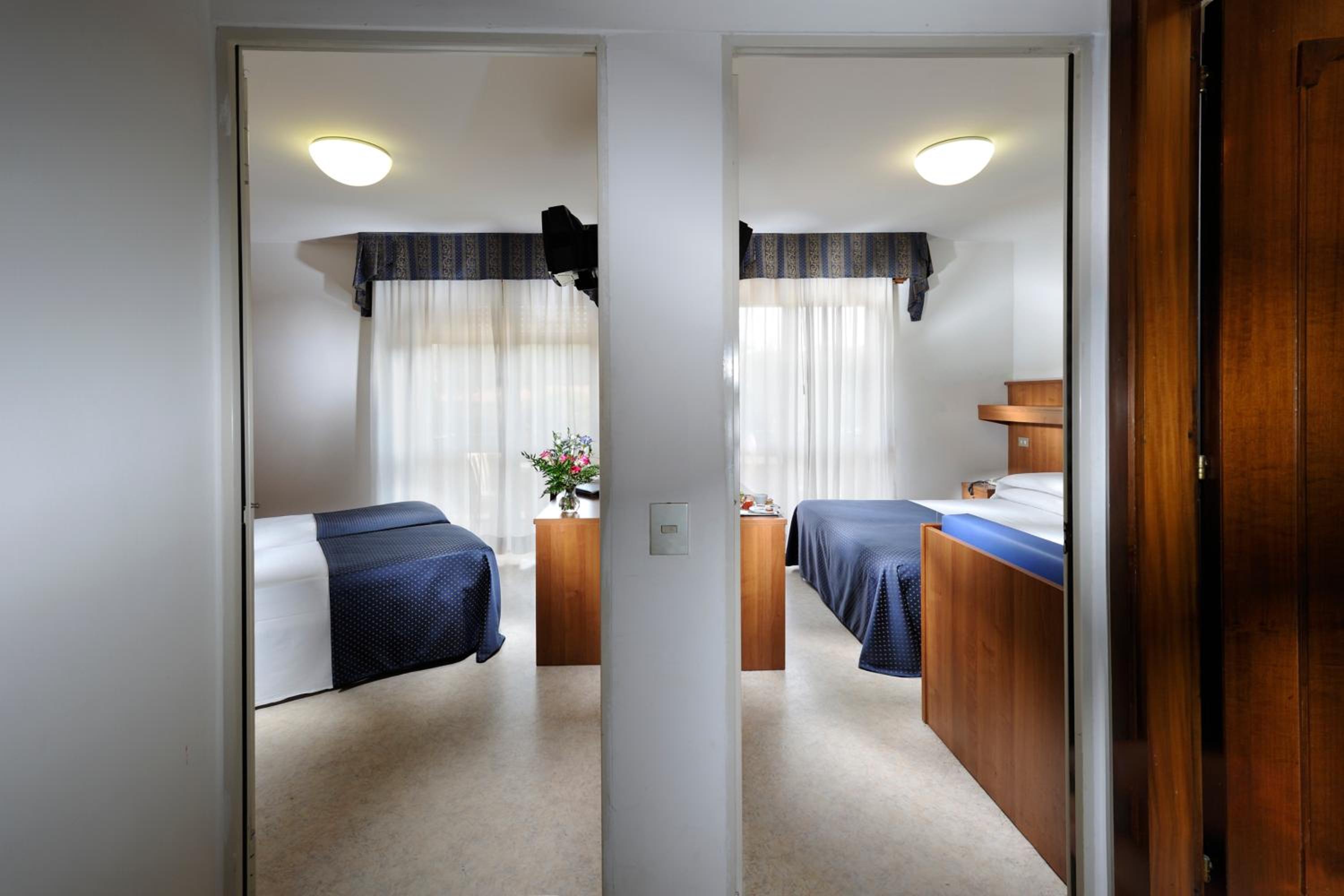 Deluxe Family Room with Balcony photo 1