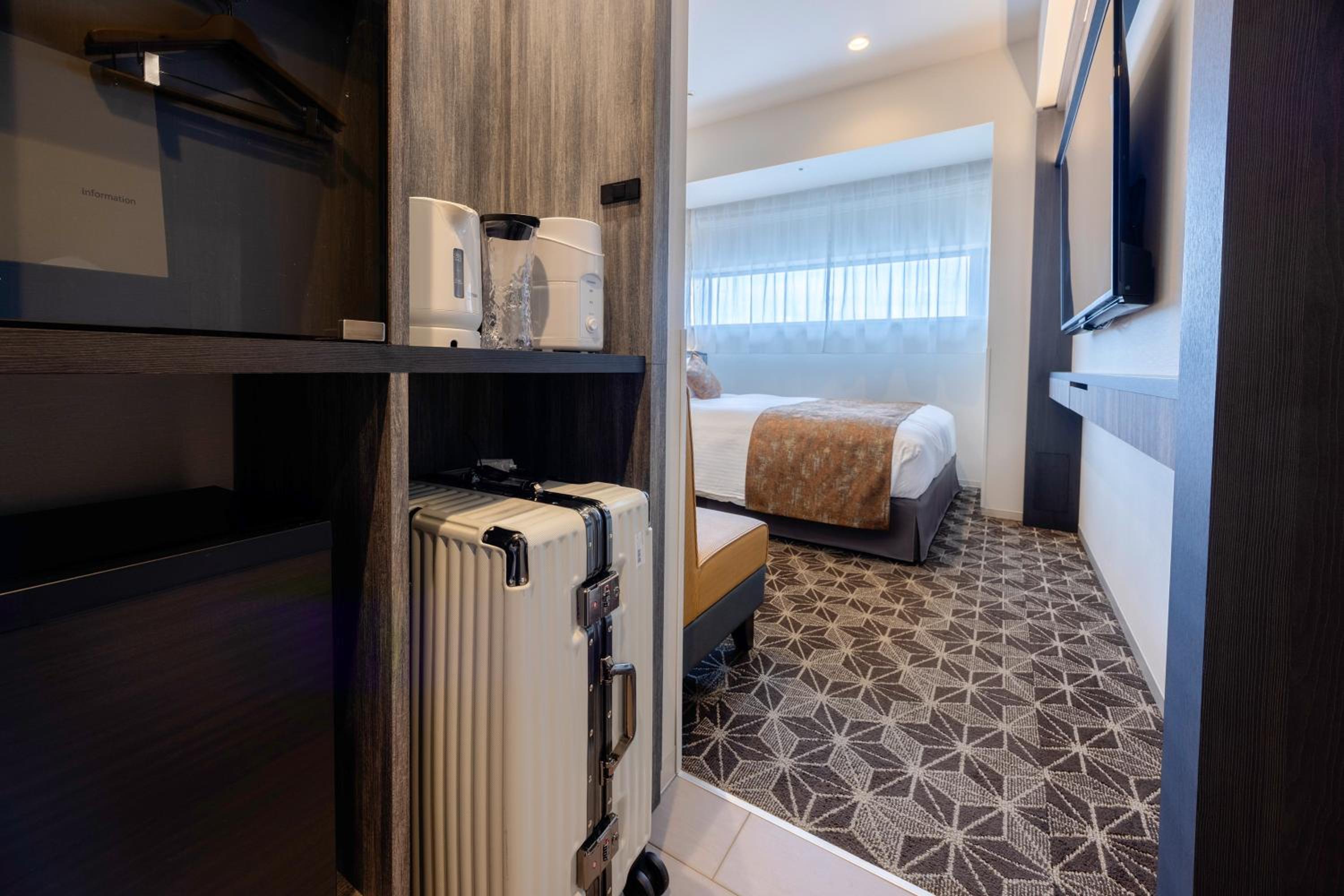 Superior Double Room [Shower Booth]- Non Smoking photo 3