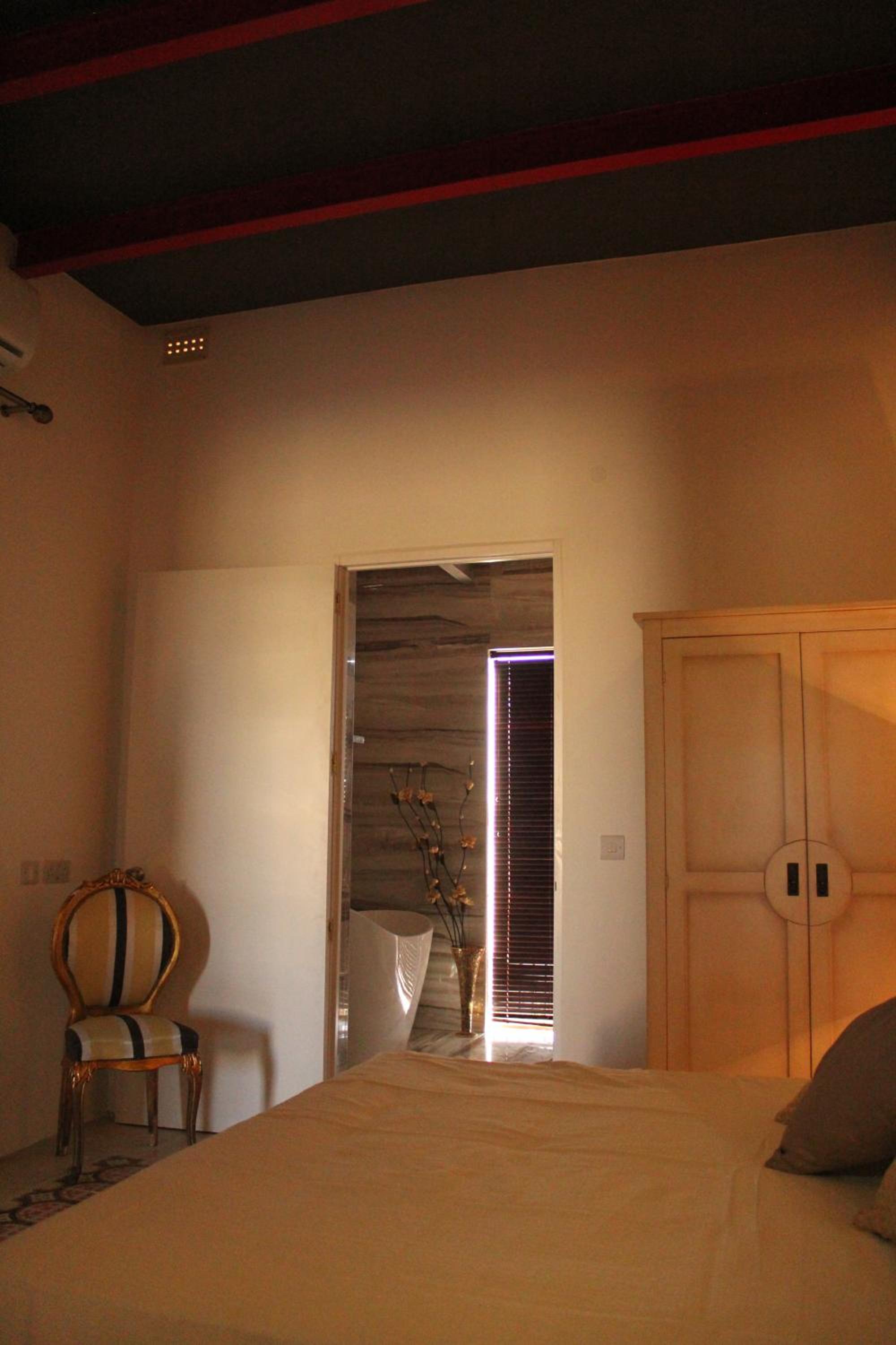Suite with Terrace - Photo 8