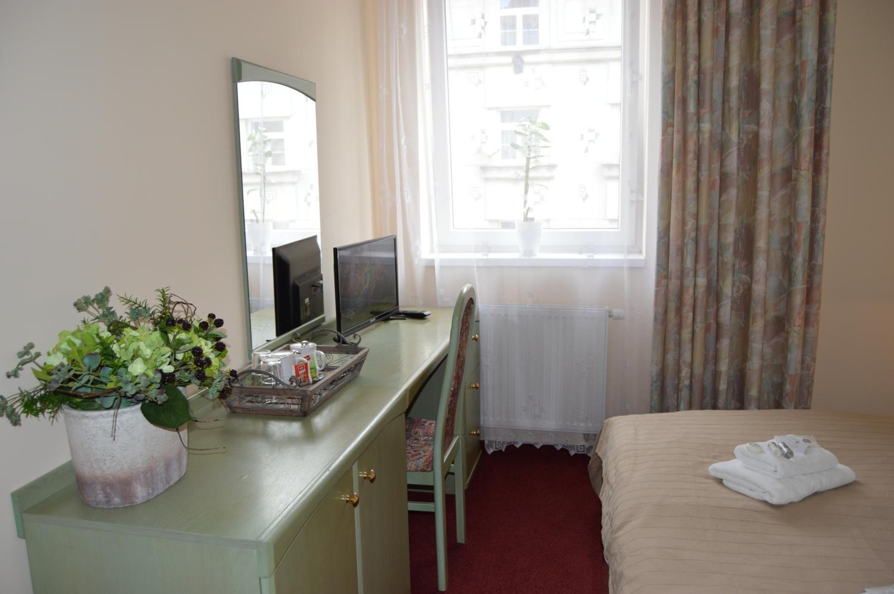 Twin Room with Private Bathroom
