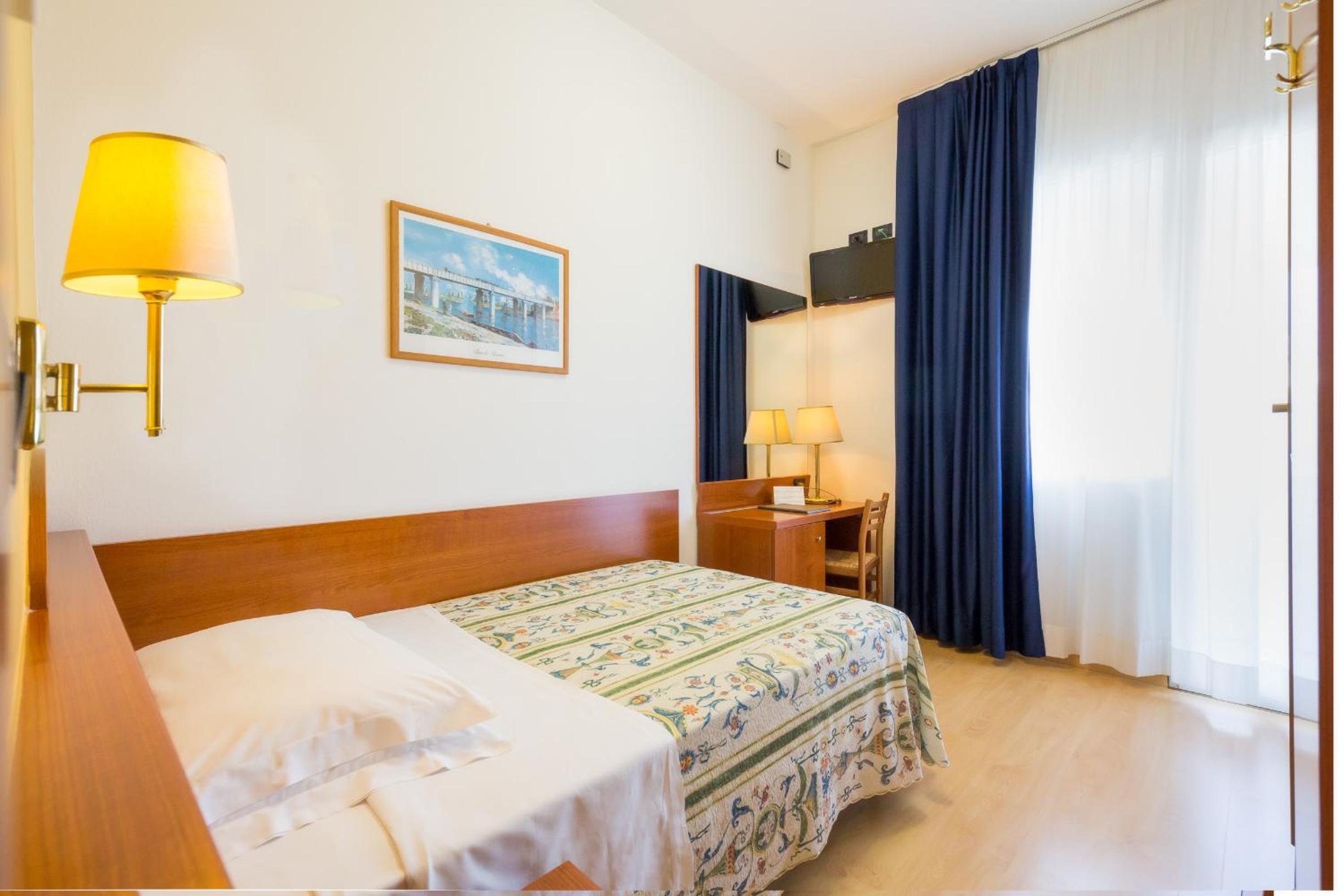 Single Room With Partial Sea View photo 2