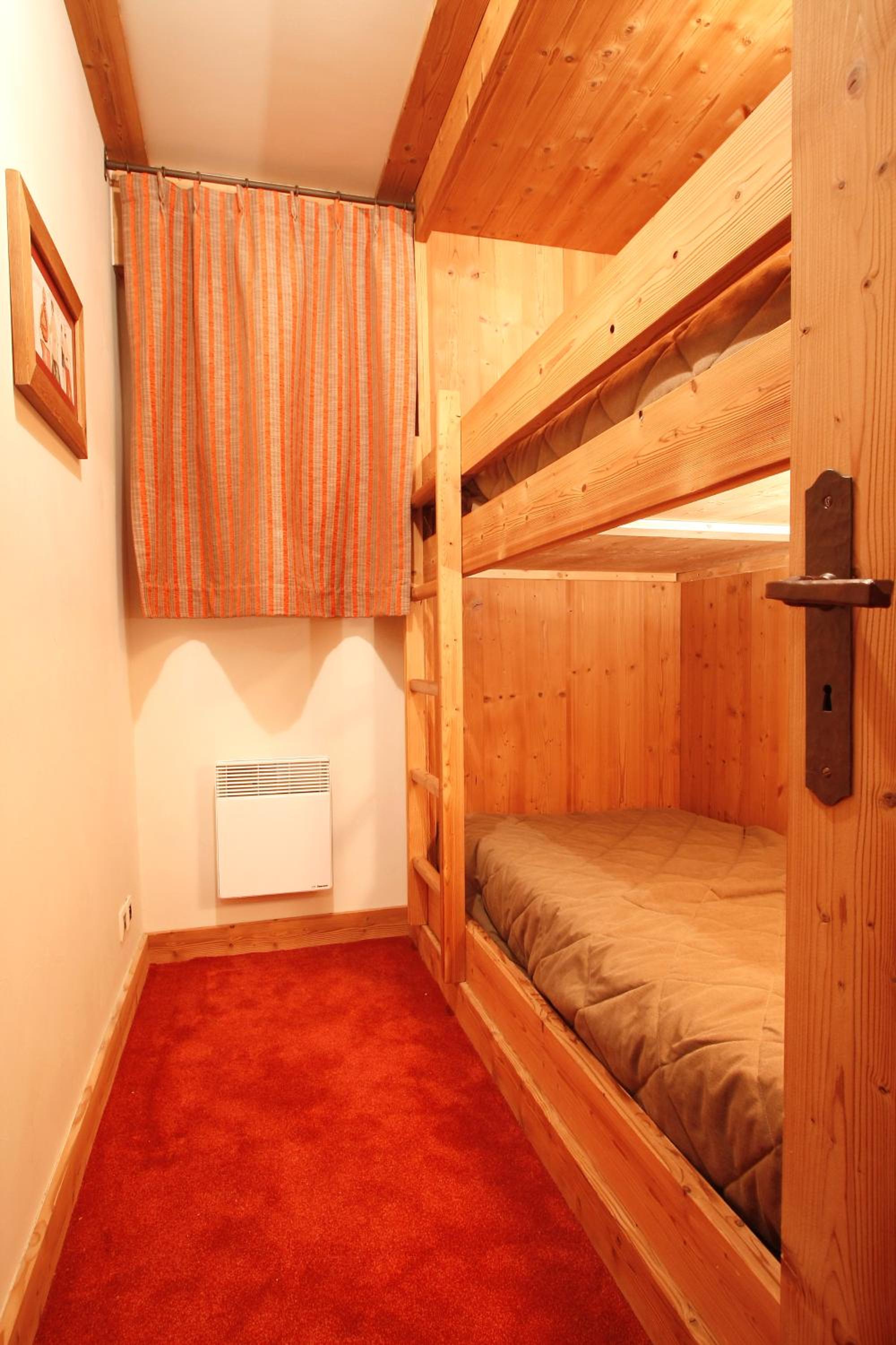 One-Bedroom Apartment (4 Adults) photo 2