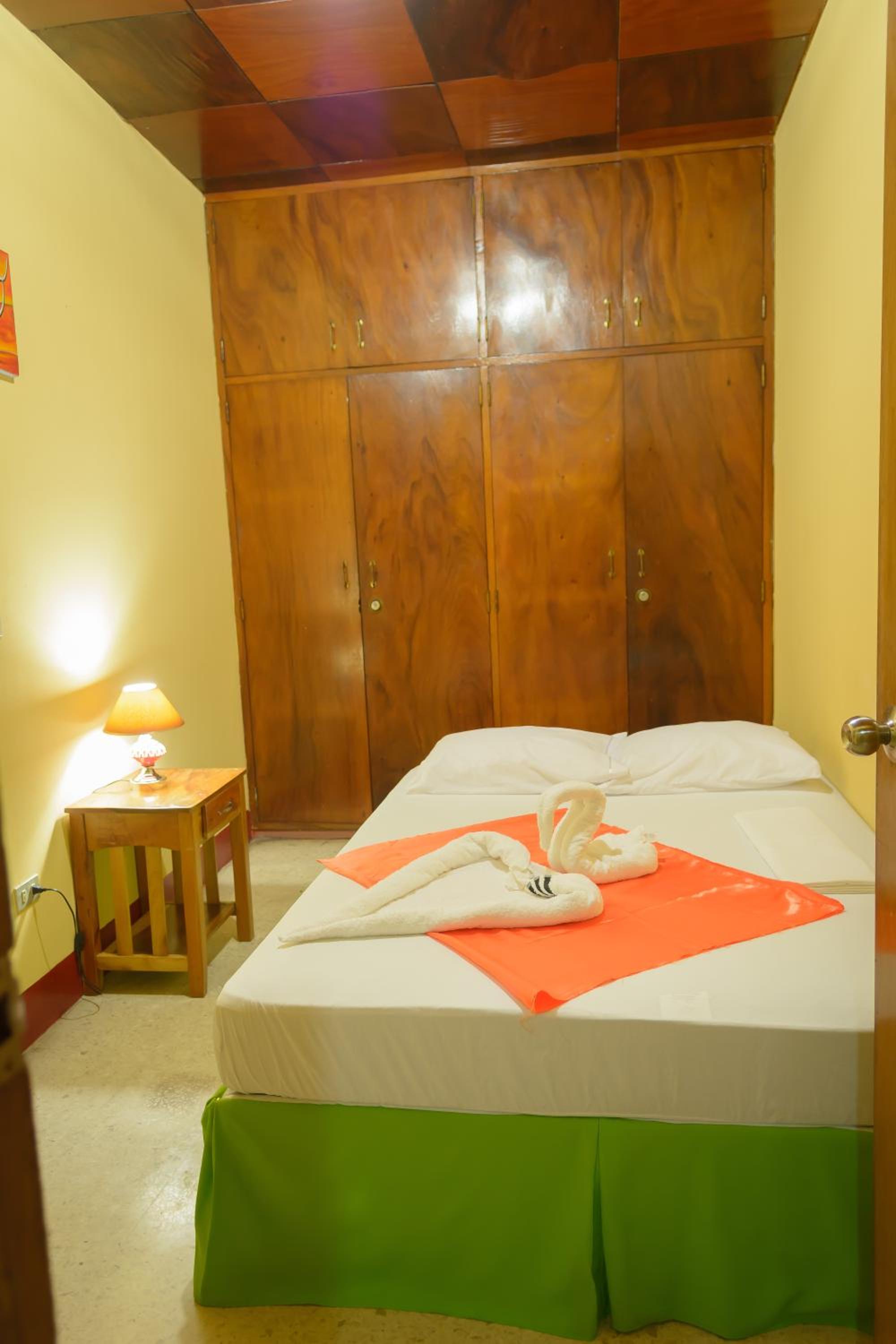 Double Room with Shared Bathroom photo 3