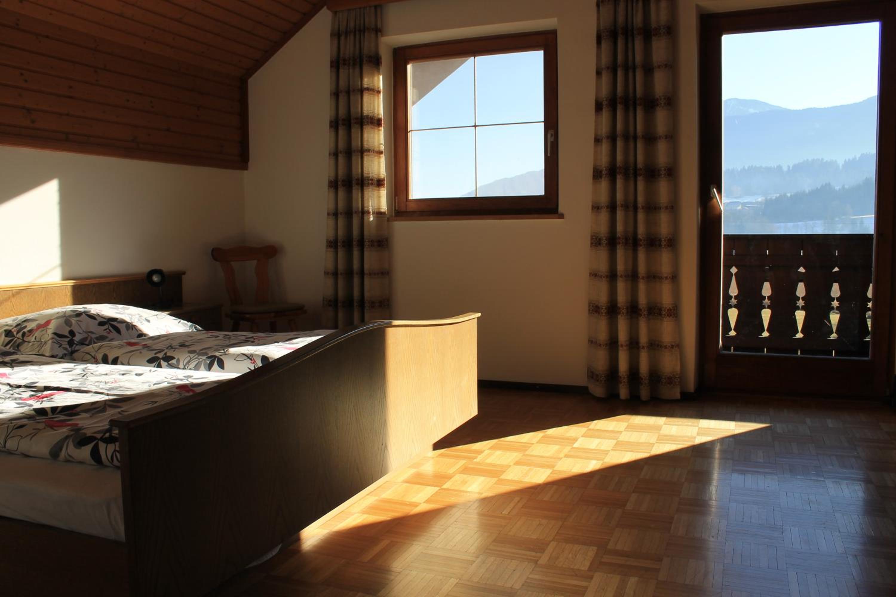 Apartment with Lake View