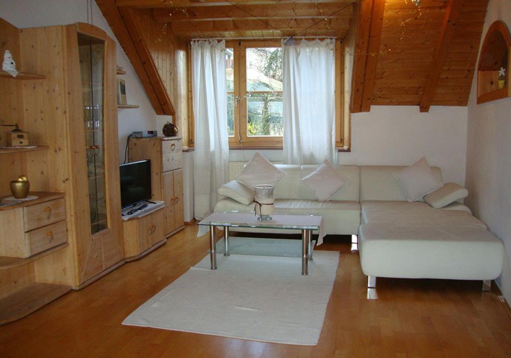 Two-Bedroom Deluxe Apartment with Garden View photo 2