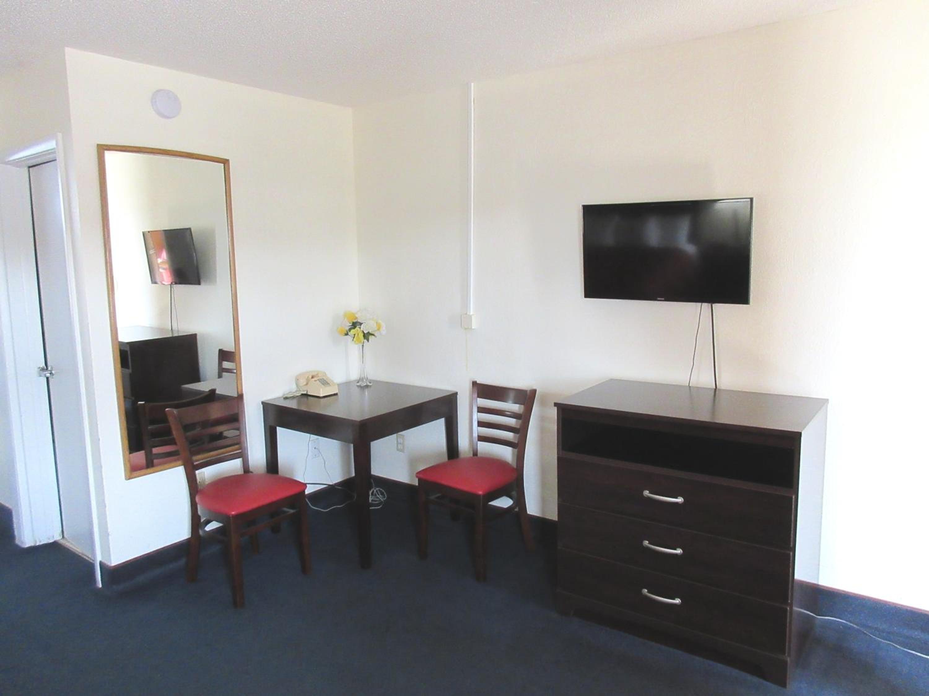 Queen Room - Smoking/Ground Floor  - Photo 1