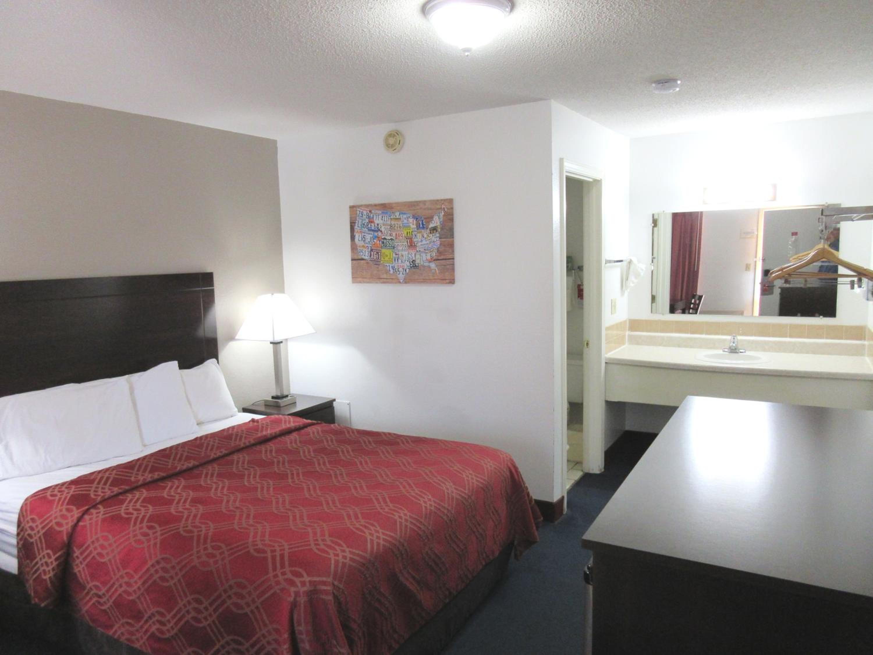 Queen Room - Smoking/Ground Floor  - Photo 4