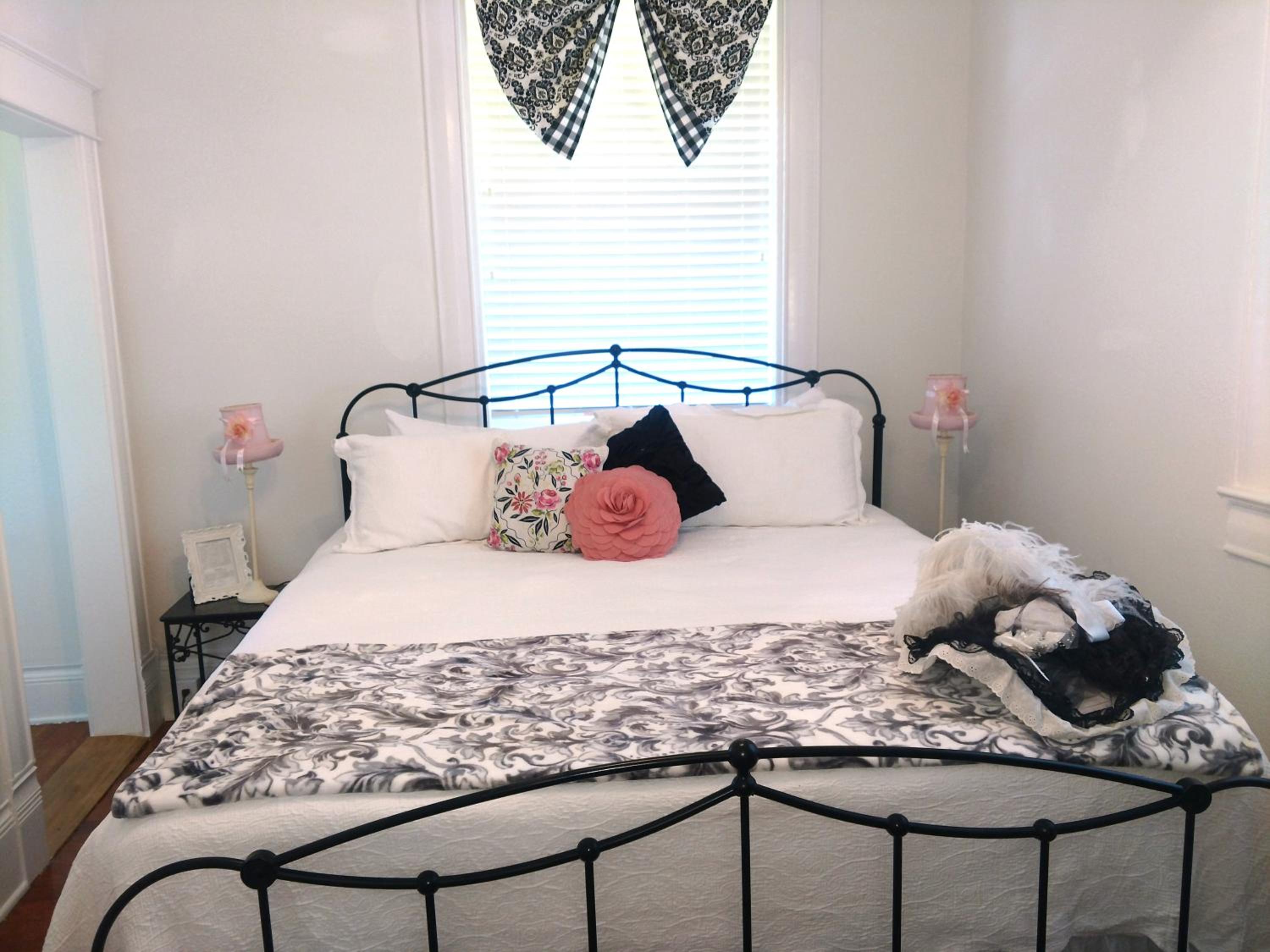 Budget Double Room photo 1