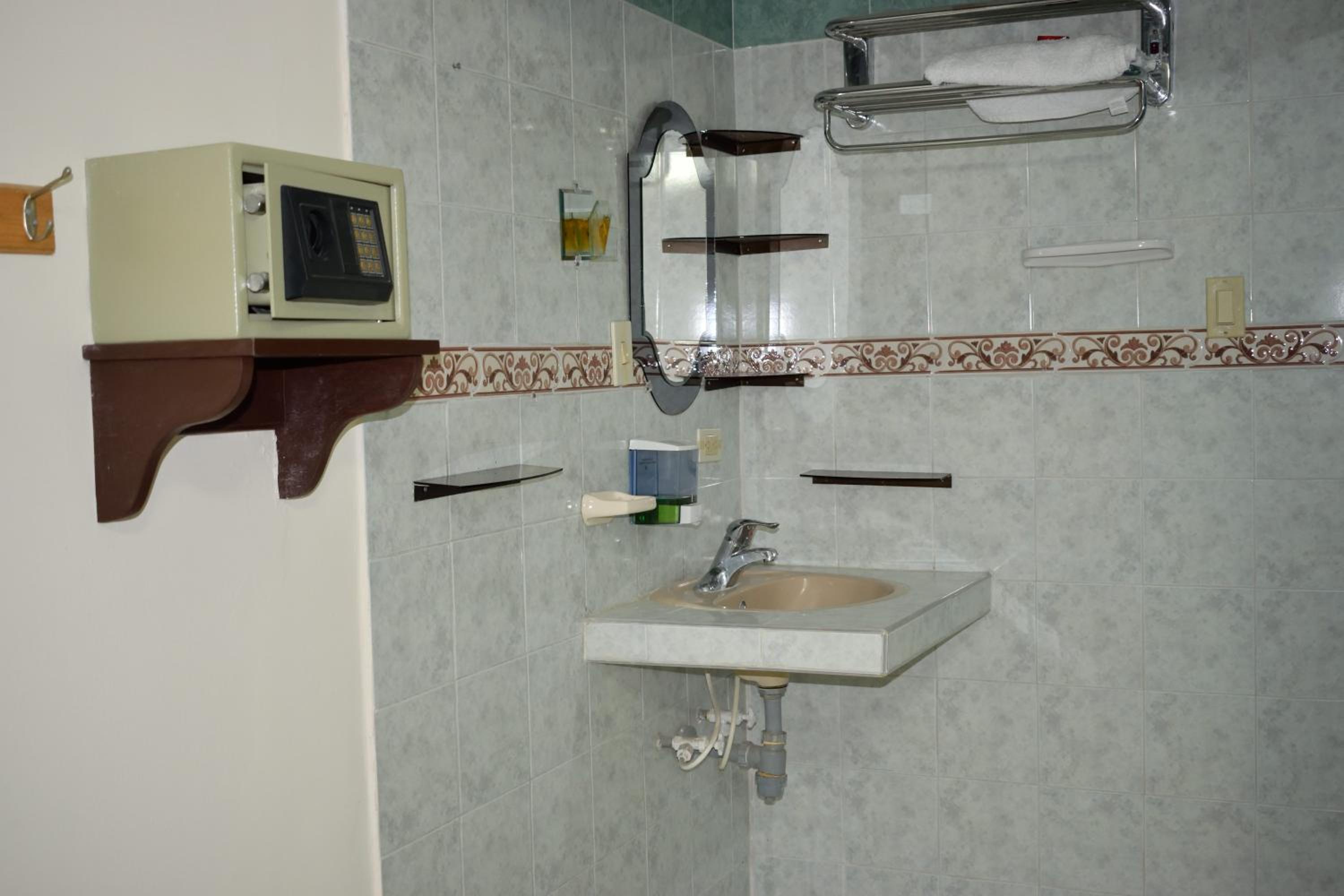 Triple Room with Private Bathroom photo 3