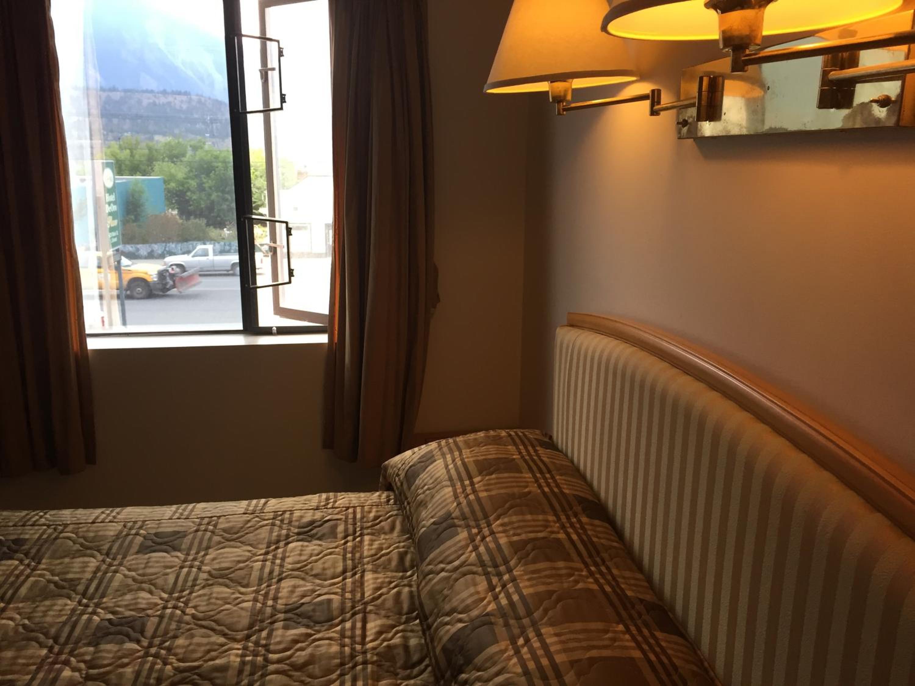 Queen Room - Photo 1