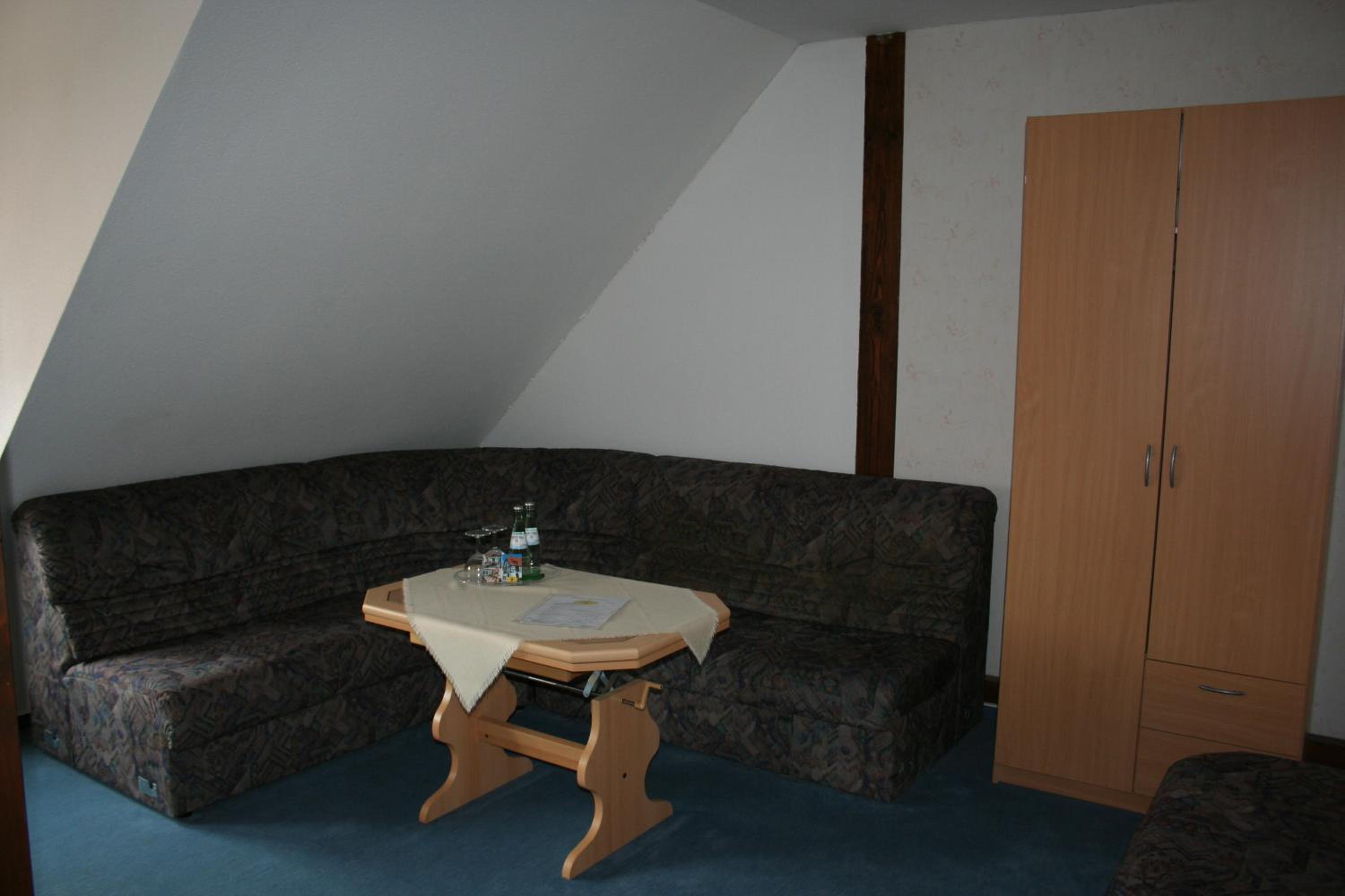 Family Room with Private Bathroom - Photo 8