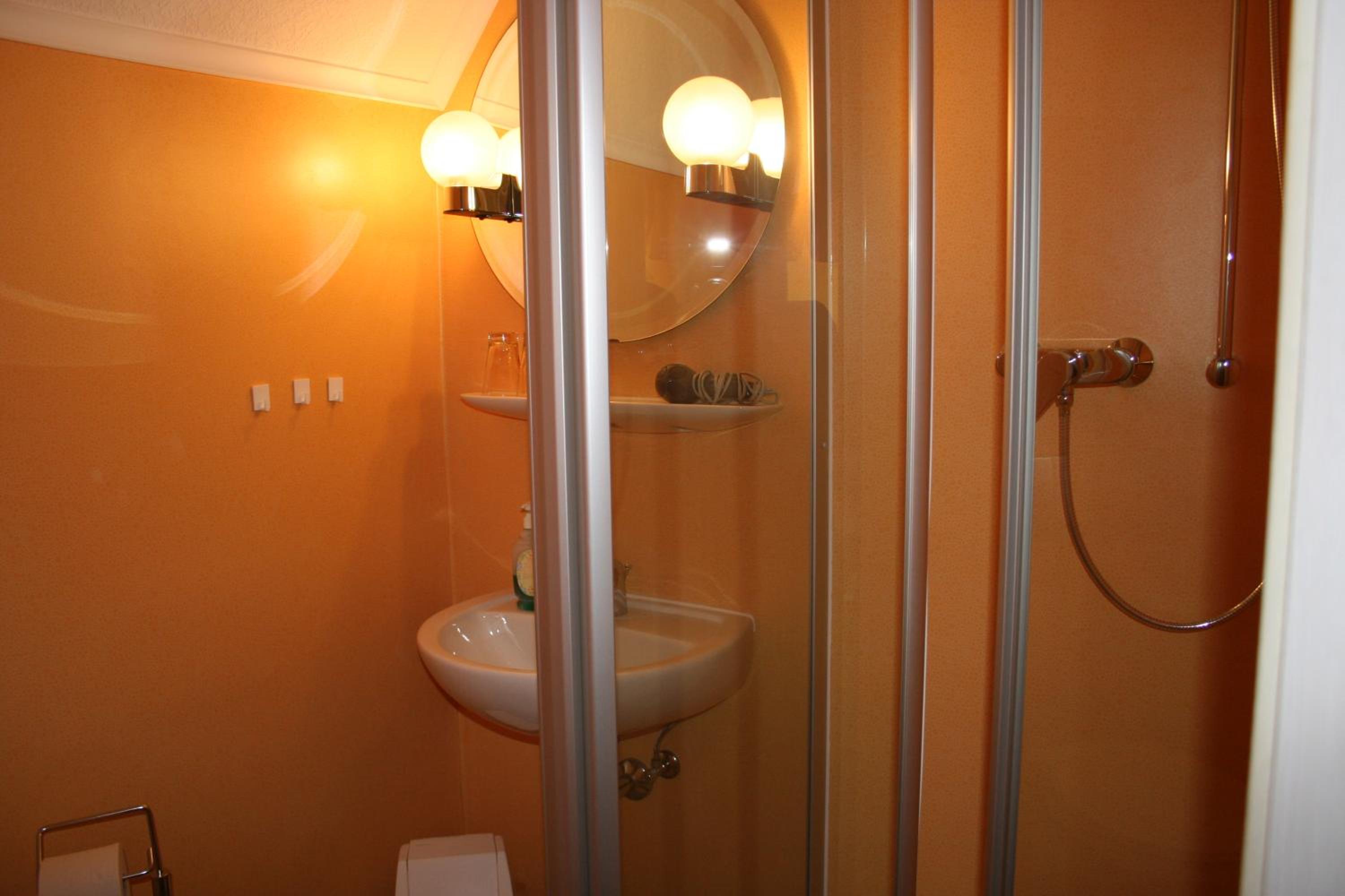 Deluxe Family Room - Photo 5