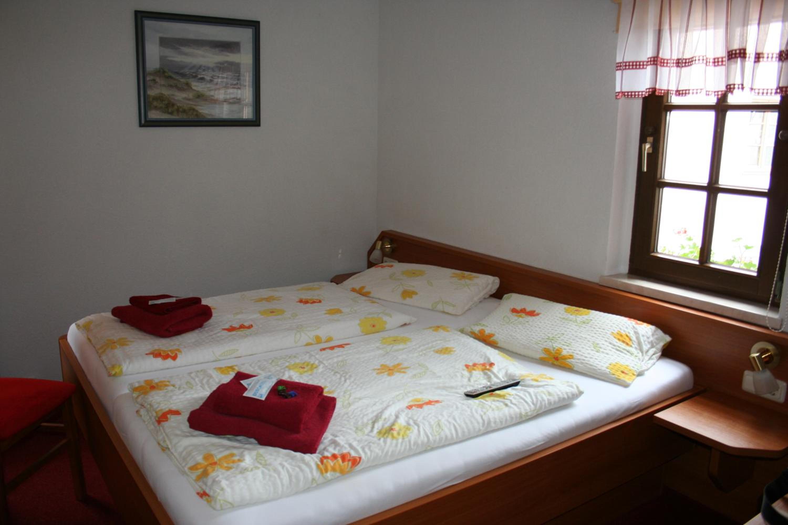 Deluxe Double Room with Shower - Photo 14