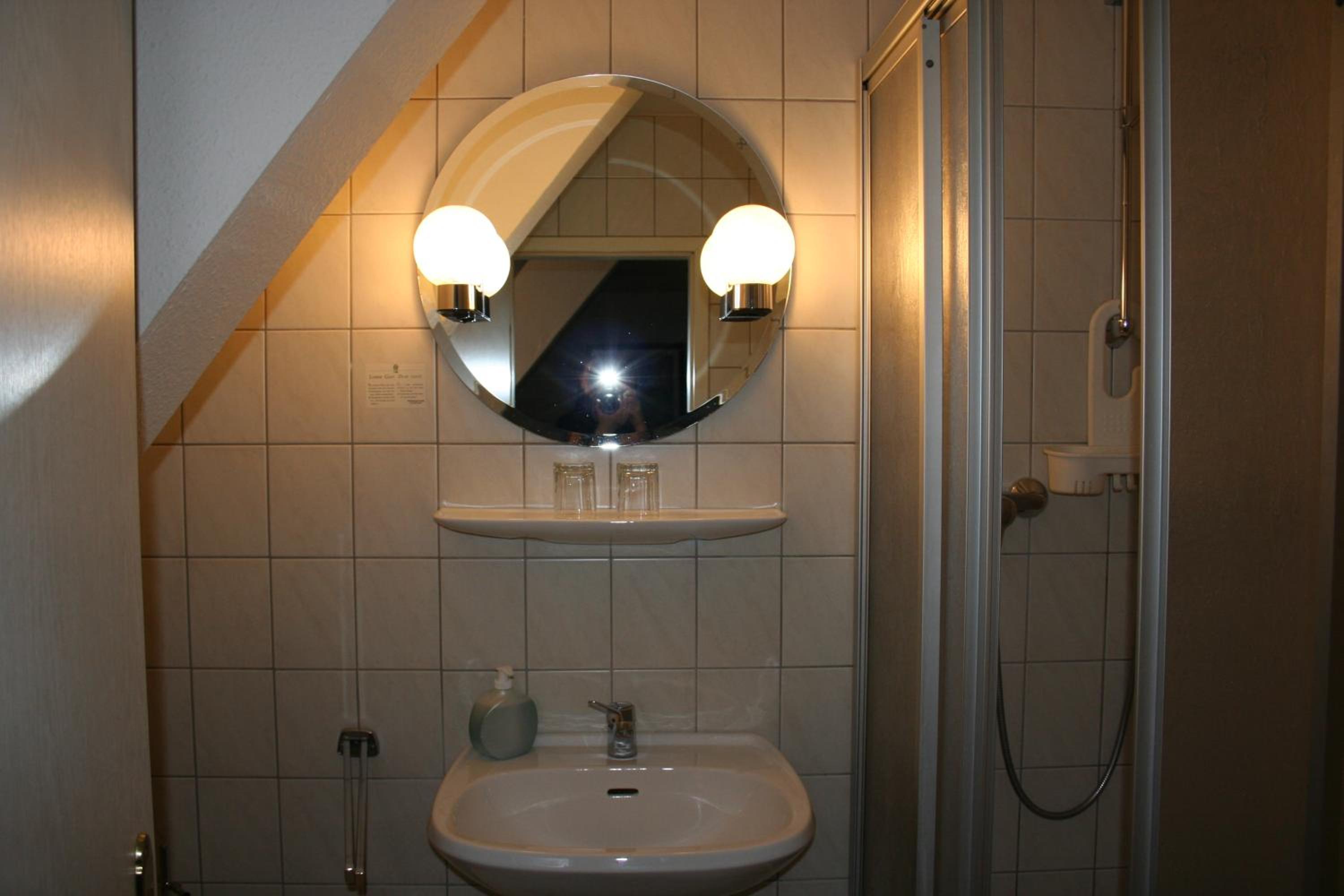 Deluxe Twin Room - Photo 9