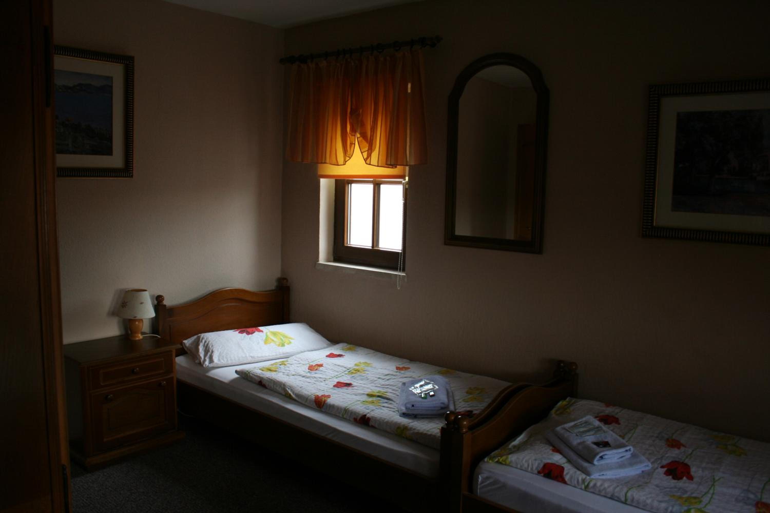 Deluxe Twin Room - Photo 10