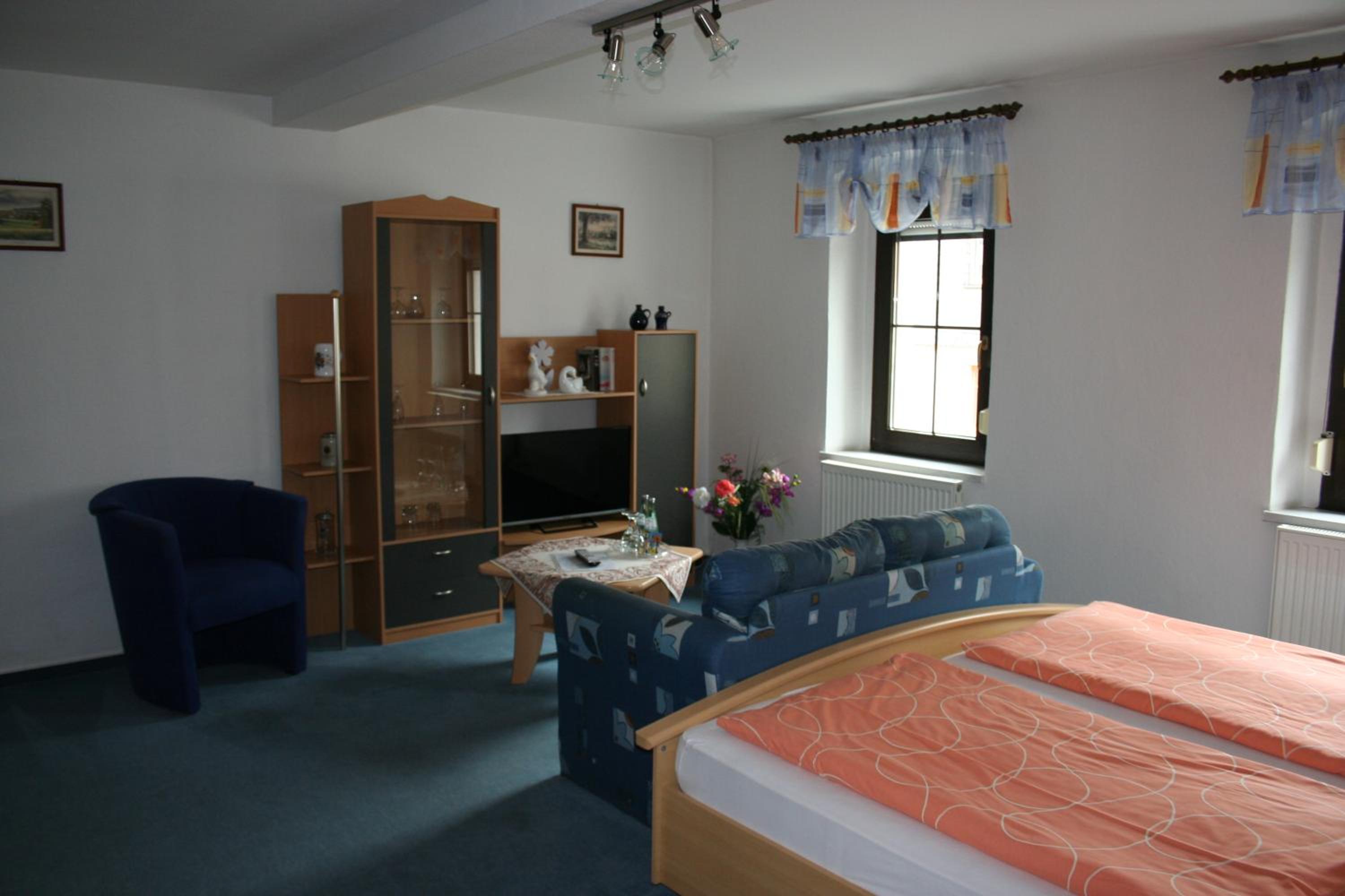 Deluxe Double Room with Shower - Photo 9
