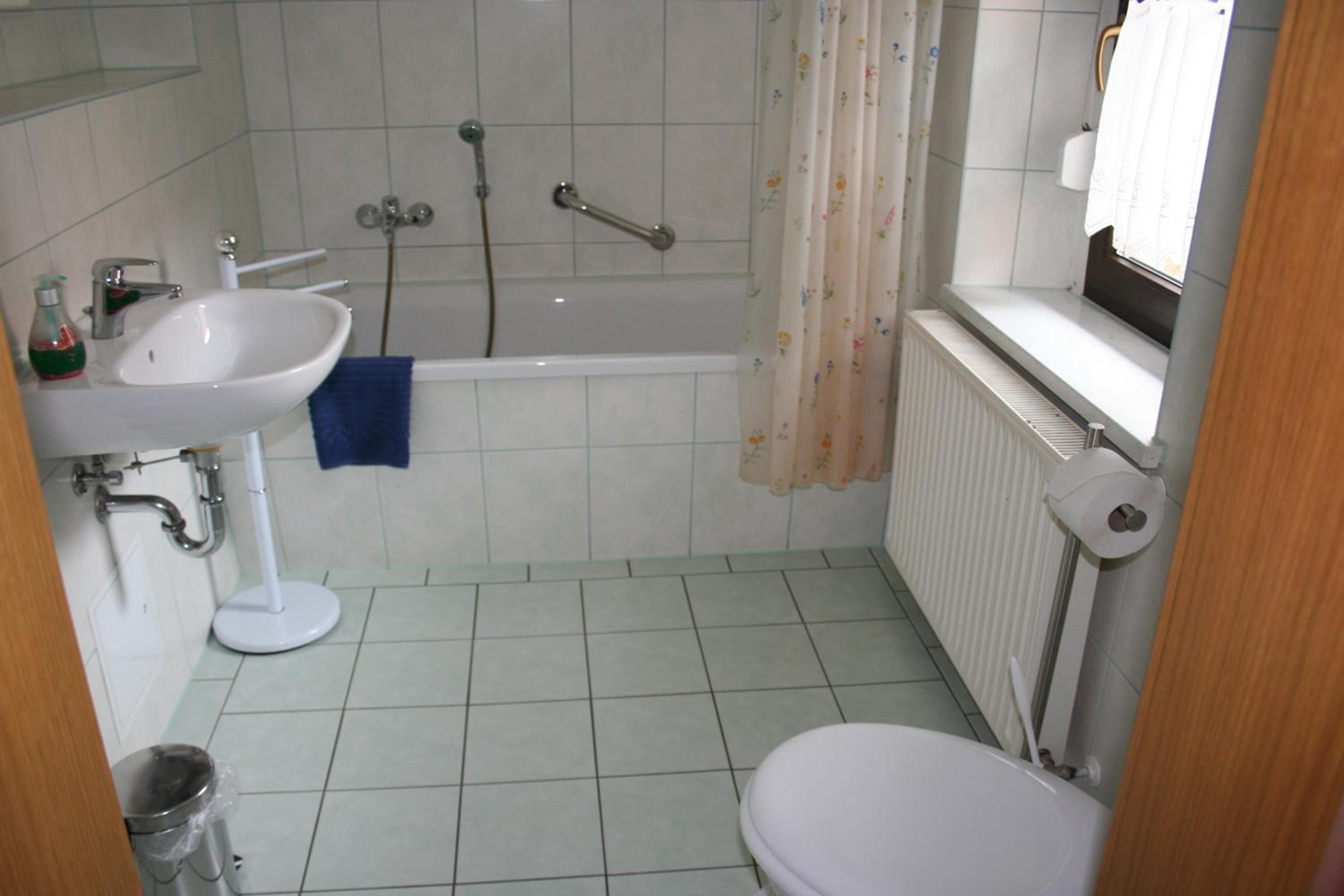 Deluxe Double Room with Shower - Photo 3